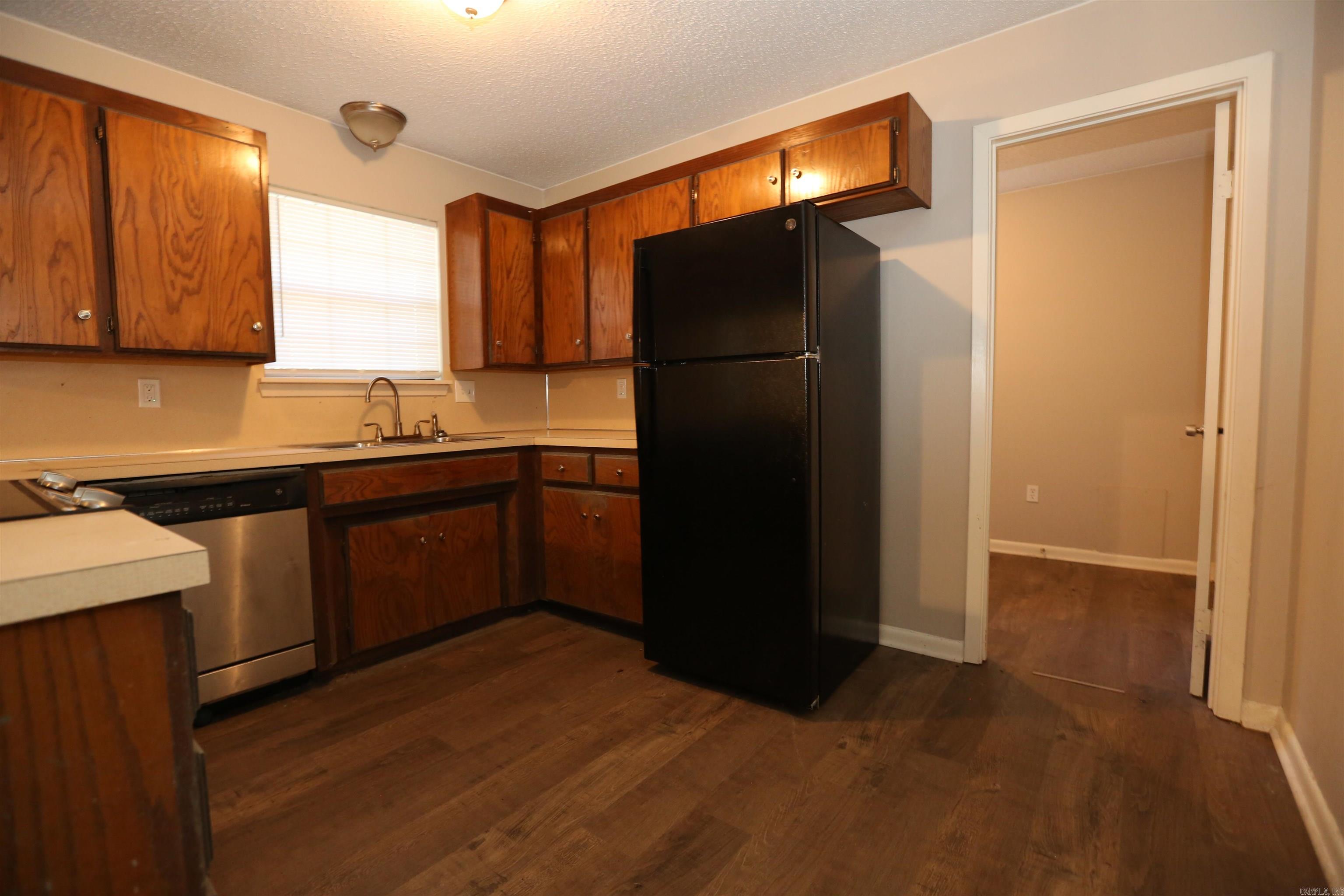 OAK CREEK - Residential