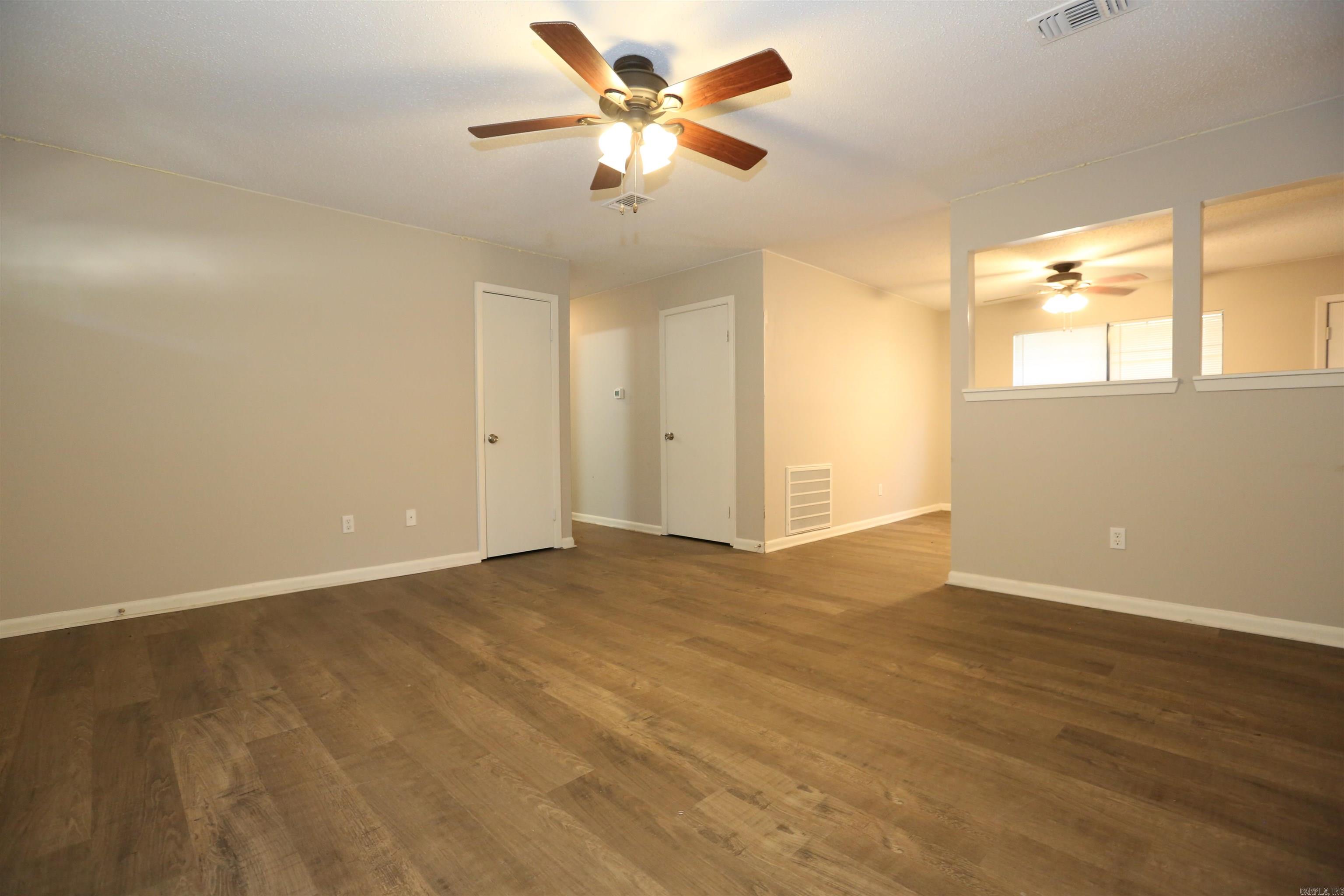 OAK CREEK - Residential