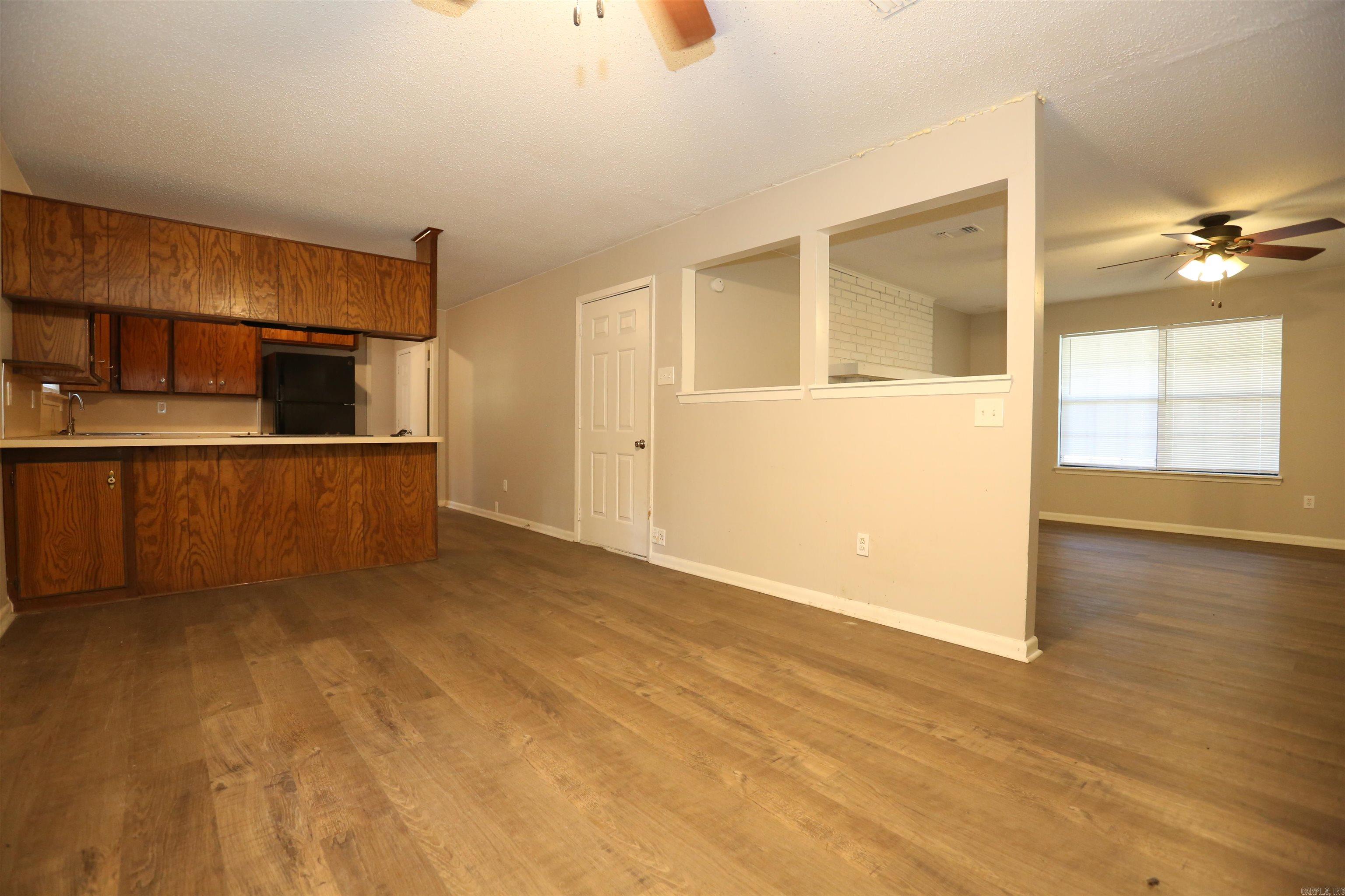 OAK CREEK - Residential