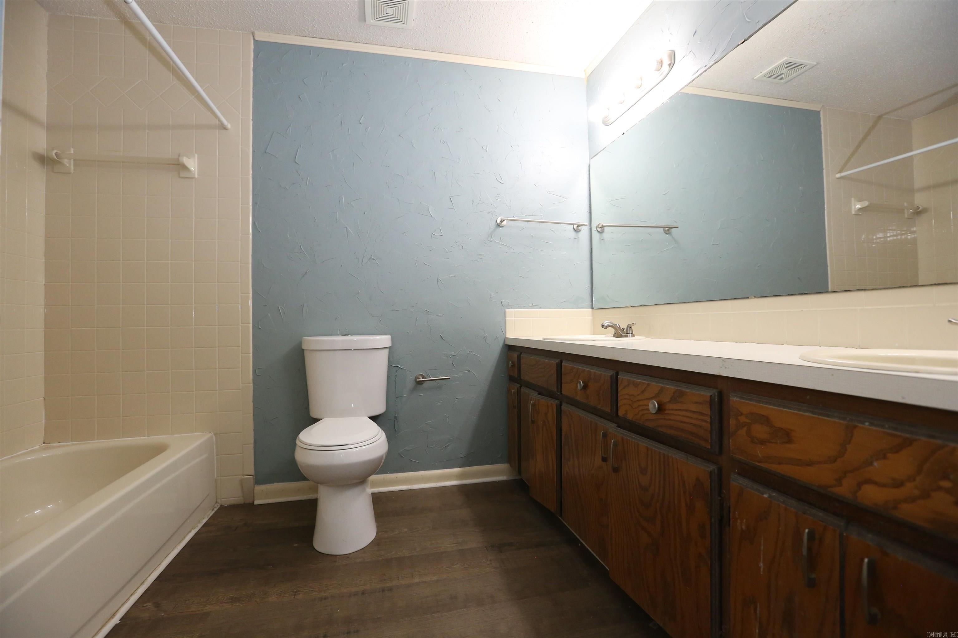 OAK CREEK - Residential