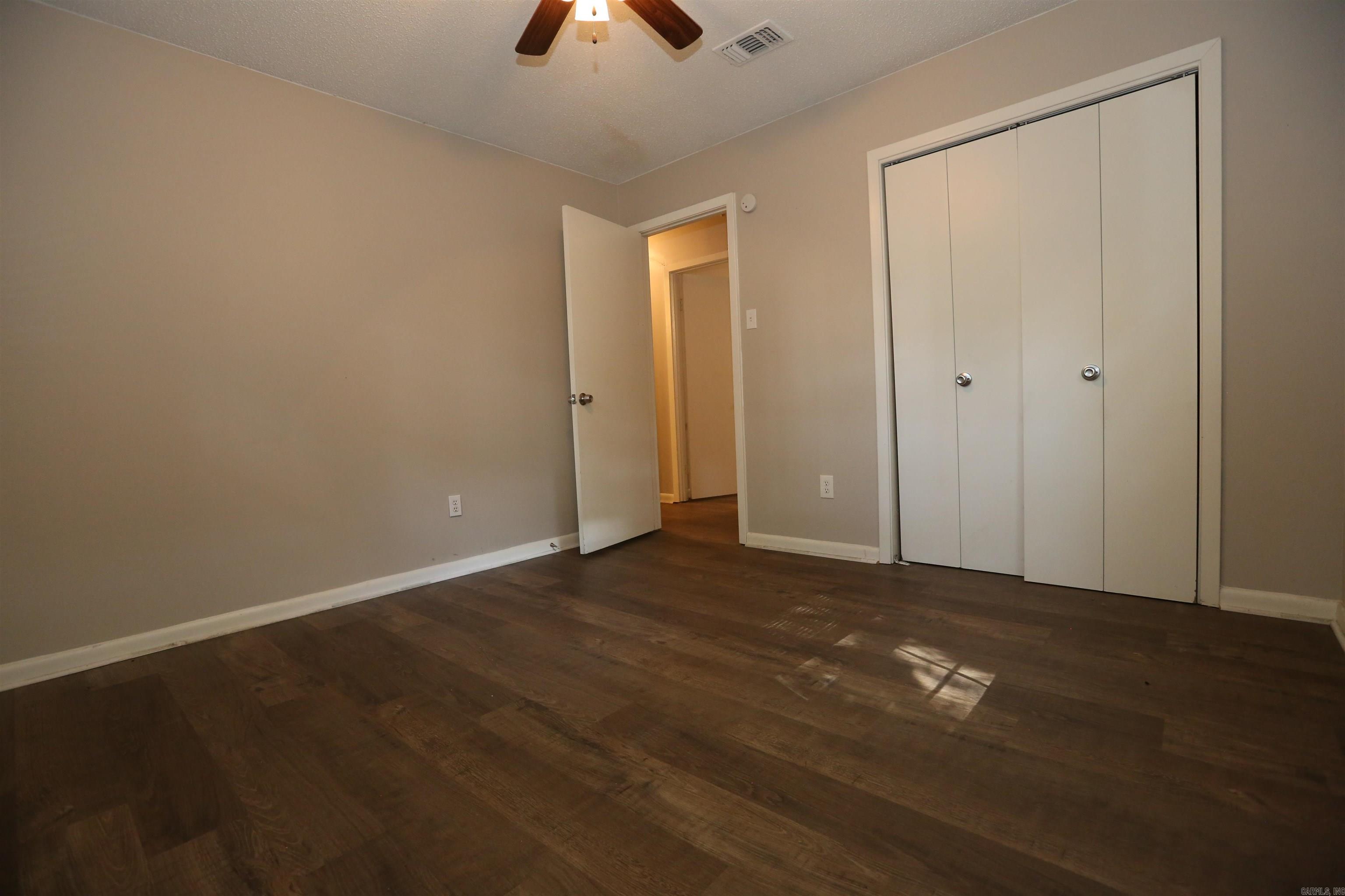 OAK CREEK - Residential