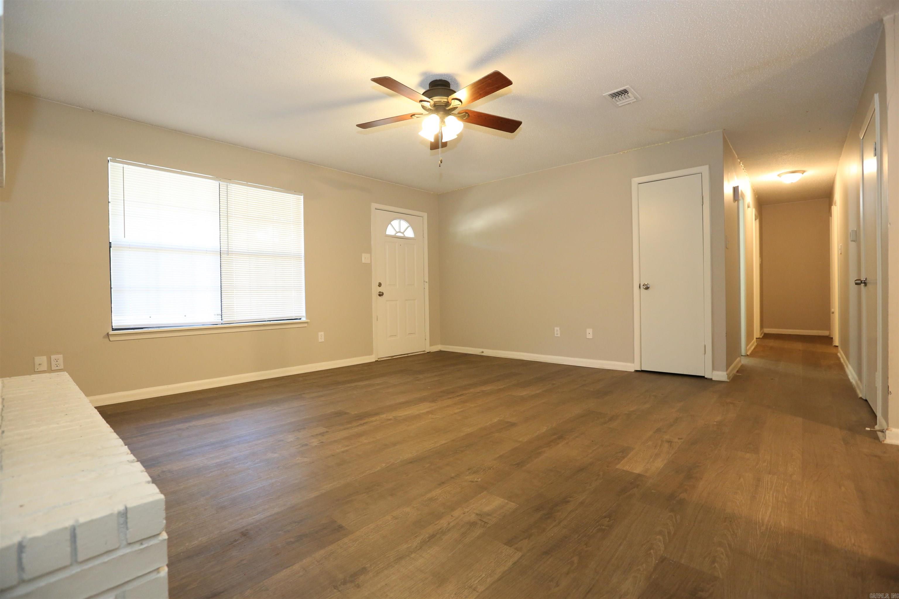 OAK CREEK - Residential