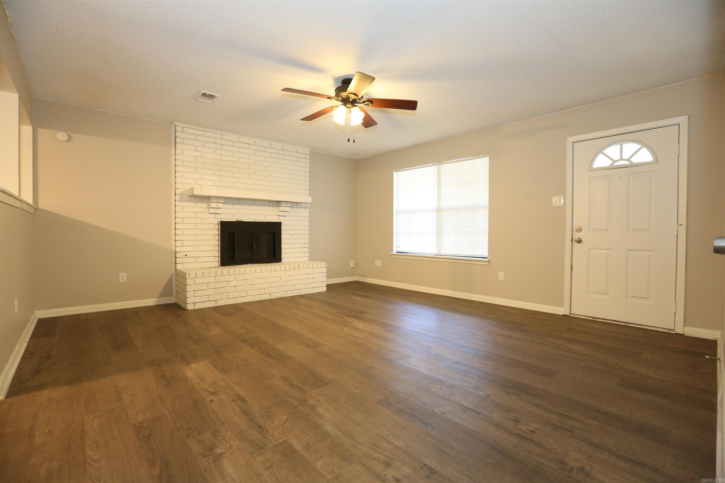 OAK CREEK - Residential