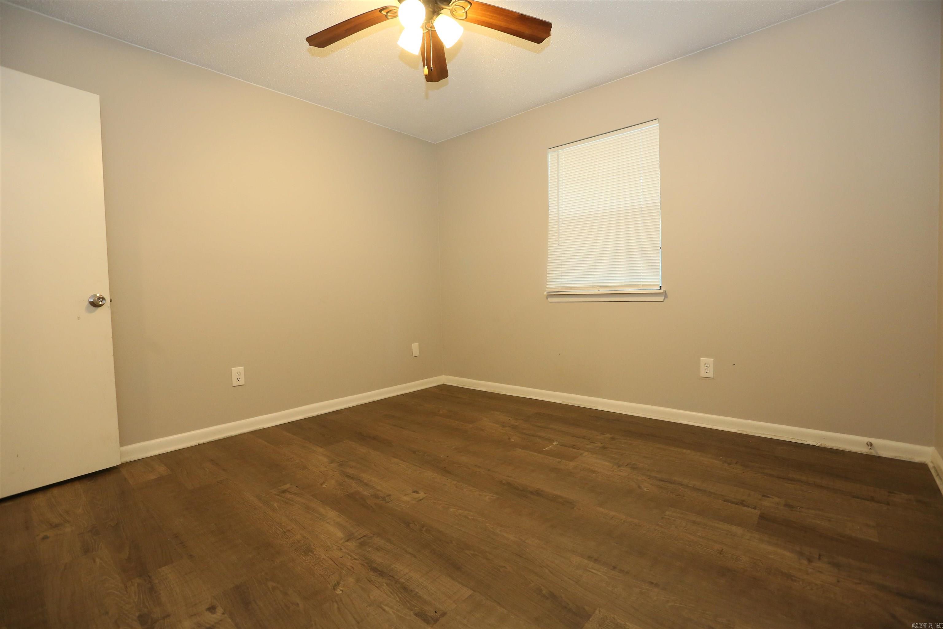 OAK CREEK - Residential