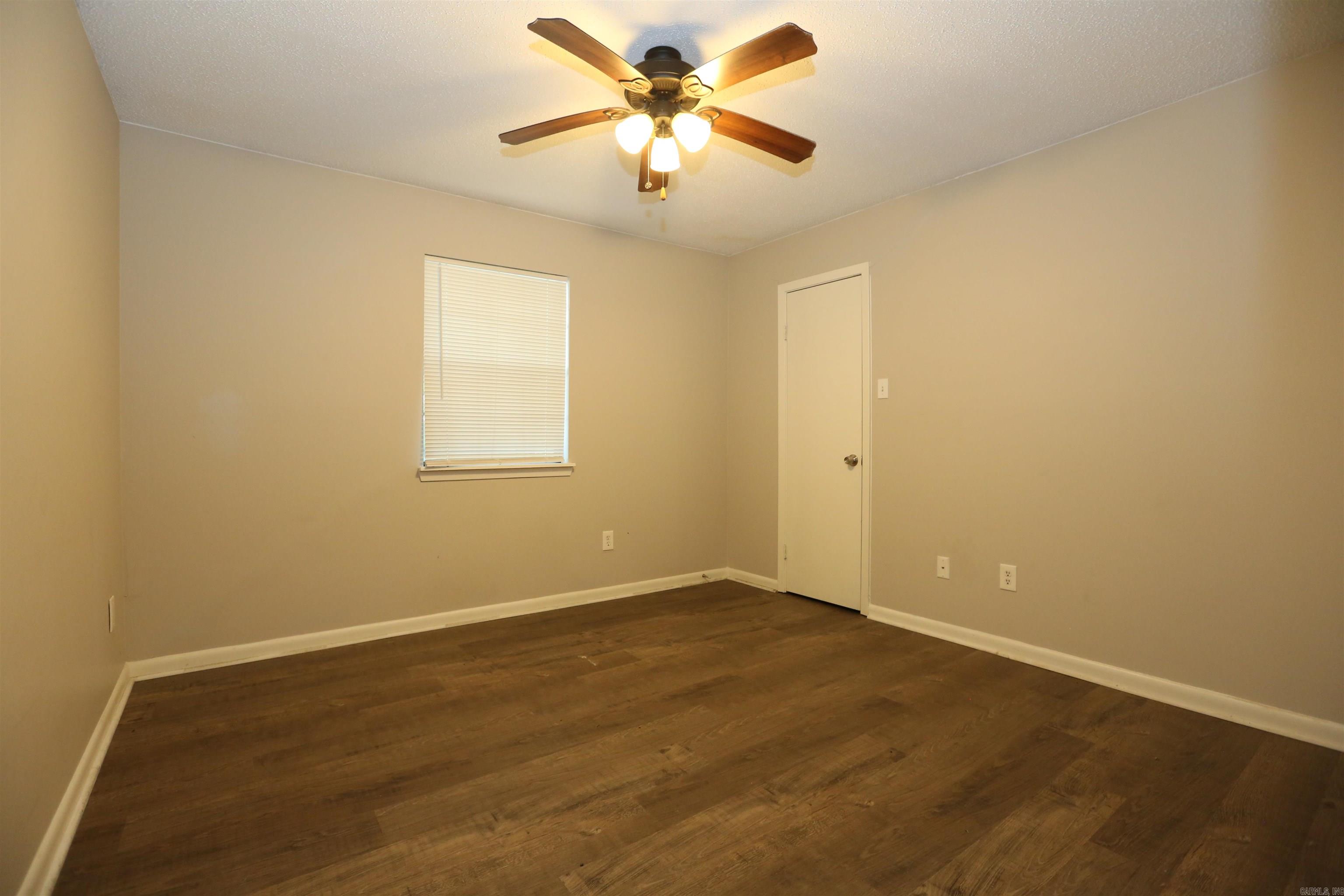 OAK CREEK - Residential