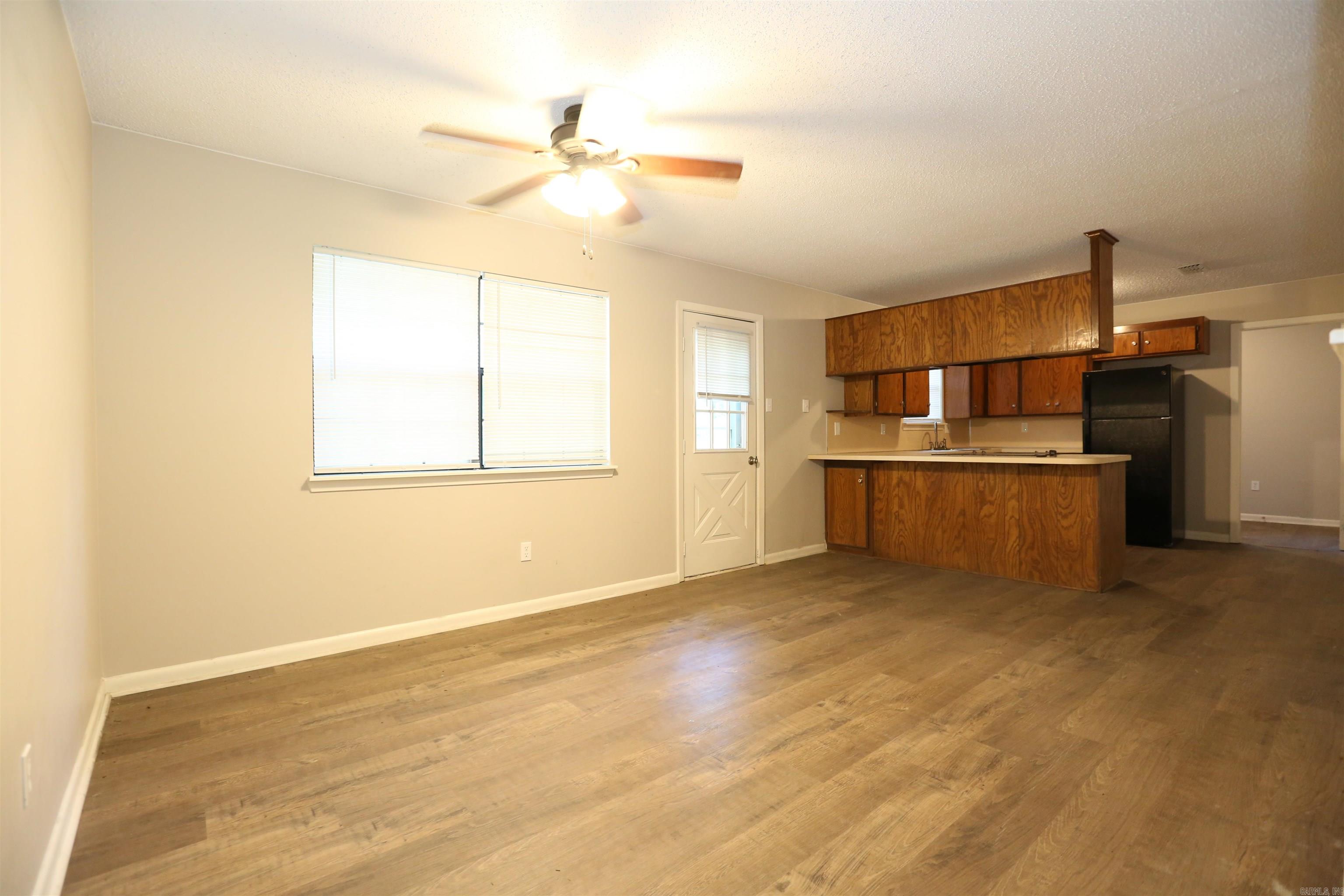 OAK CREEK - Residential