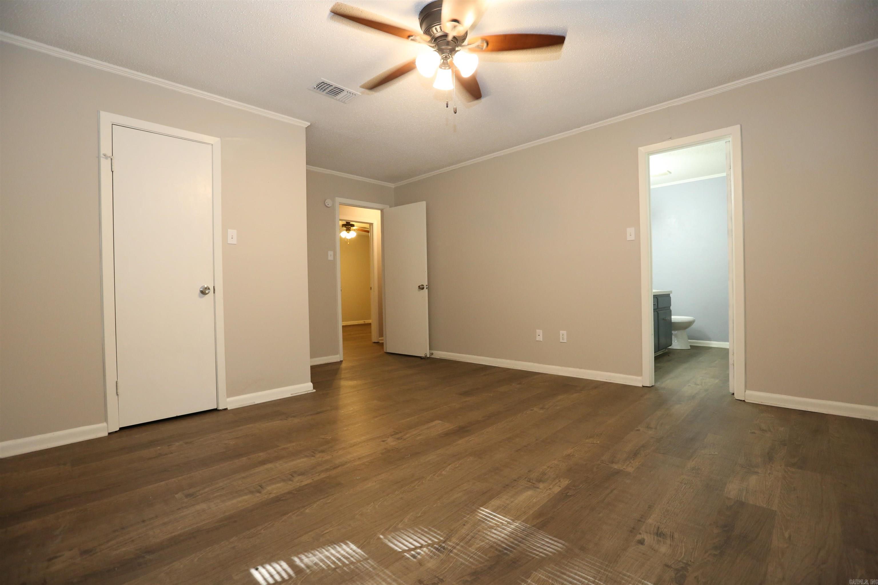 OAK CREEK - Residential