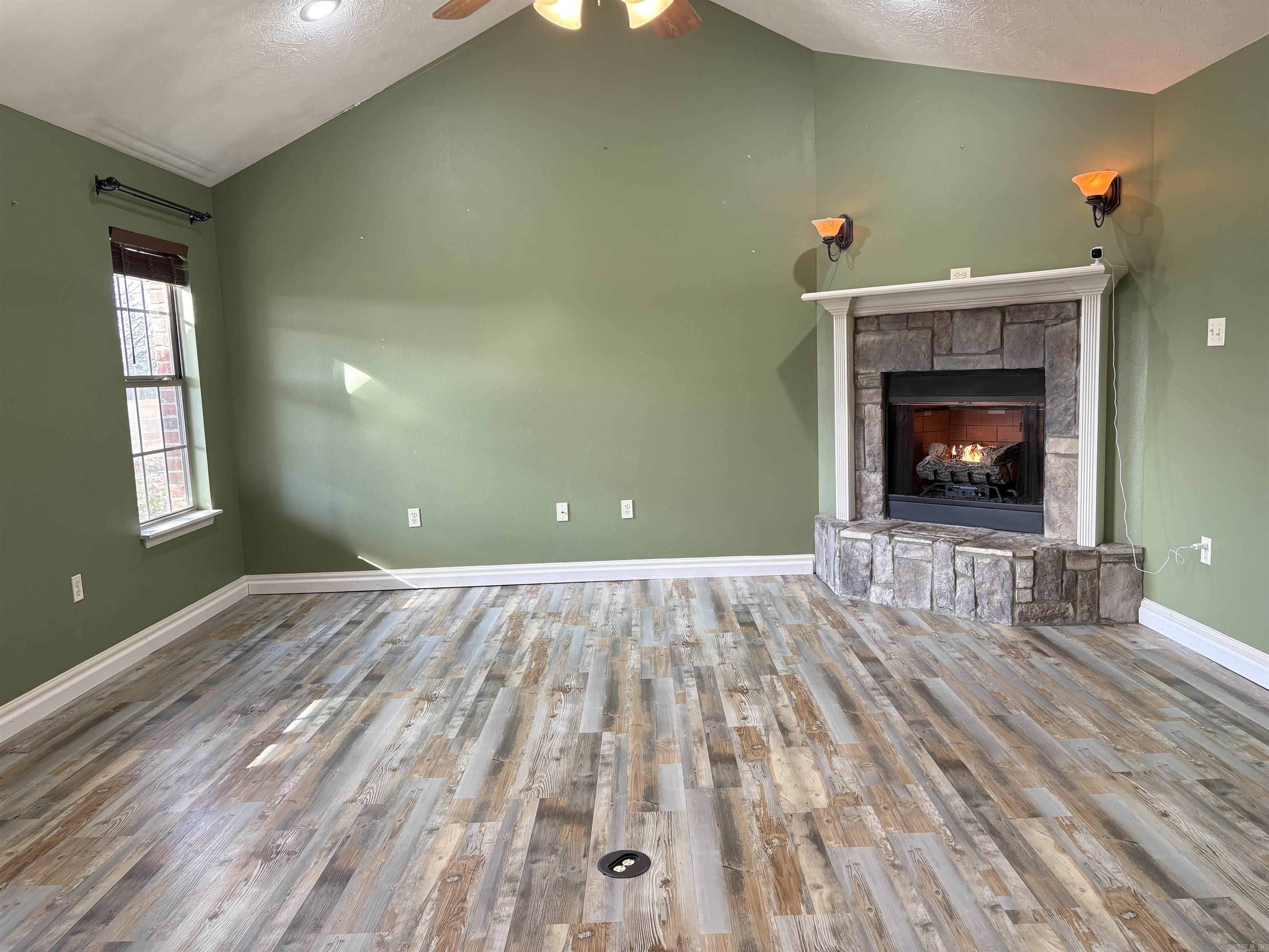 KESSINGER PLACE - Residential