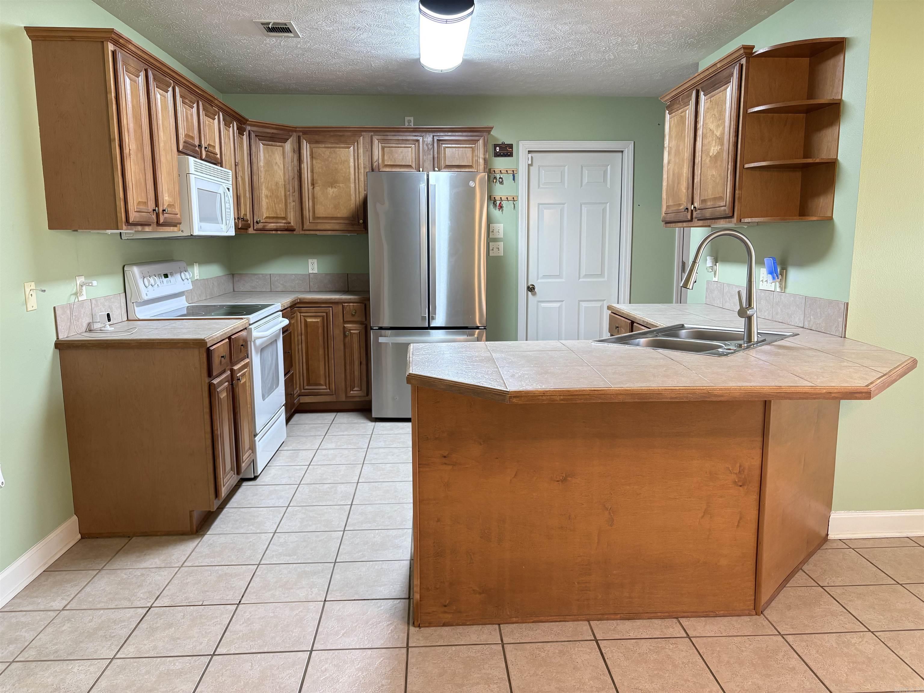 KESSINGER PLACE - Residential