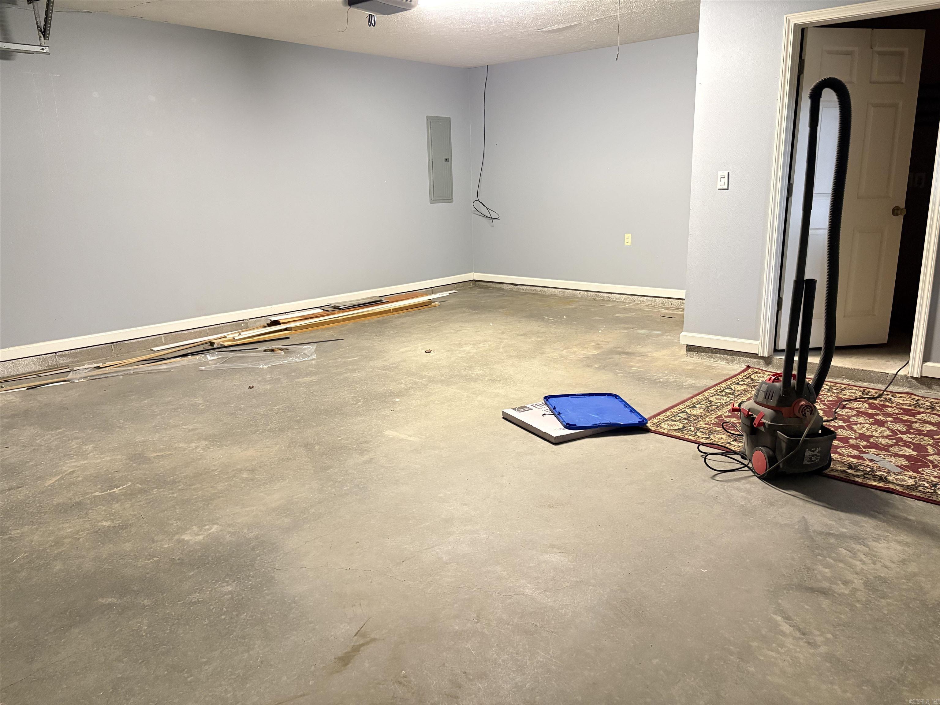 KESSINGER PLACE - Residential