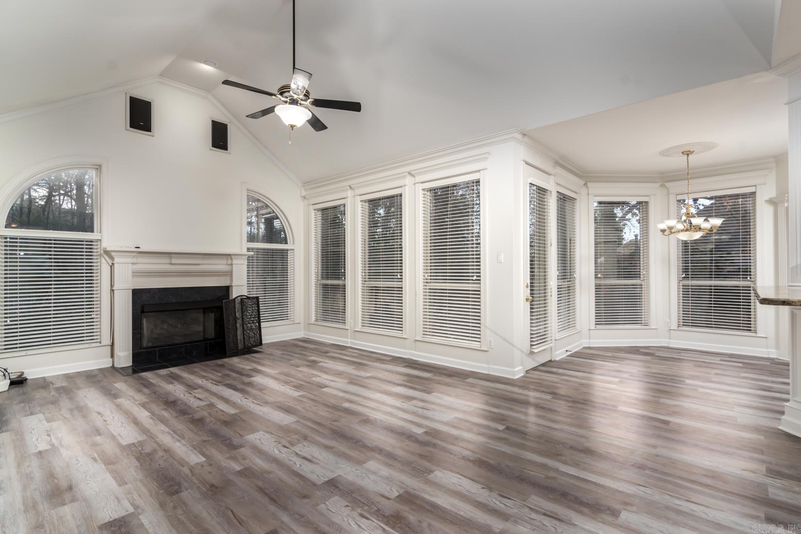 CHENAL VALLEY MARGEUAX - Residential