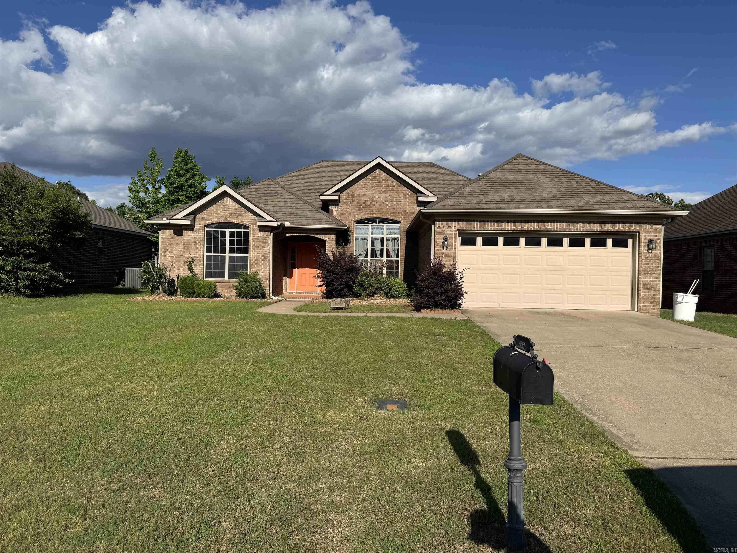 Well maintained home in Club Creek! Great location, and so much to offer in this wonderful home and area. Beautiful dining room has tall ceiling, lots of windows, and a large living room with a fireplace. Wood floors, and carpet in the bedrooms. Breakfast bar and breakfast area for mornings looking out at he beautiful back yard. Call me today and schedule your tour!!