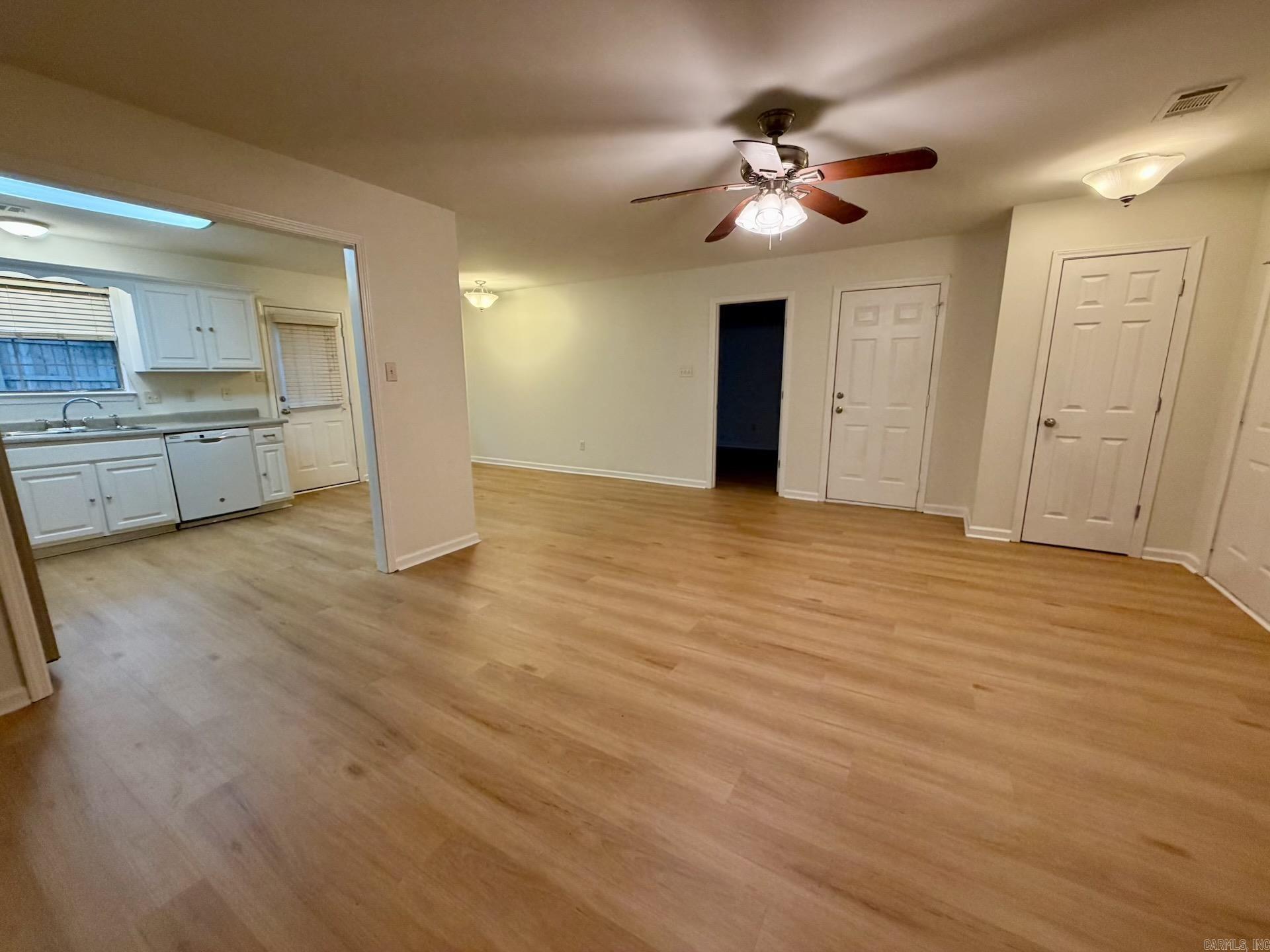 SHARON COVE - Residential