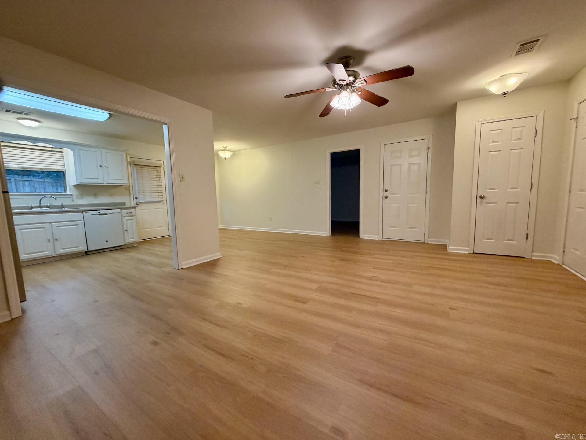 SHARON COVE - Residential