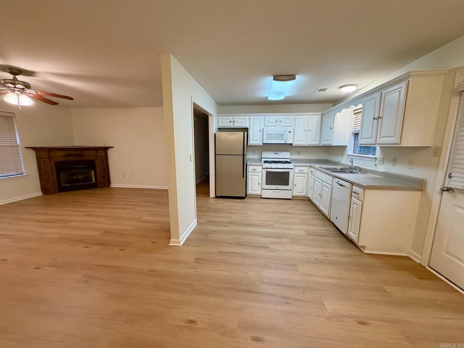 SHARON COVE - Residential