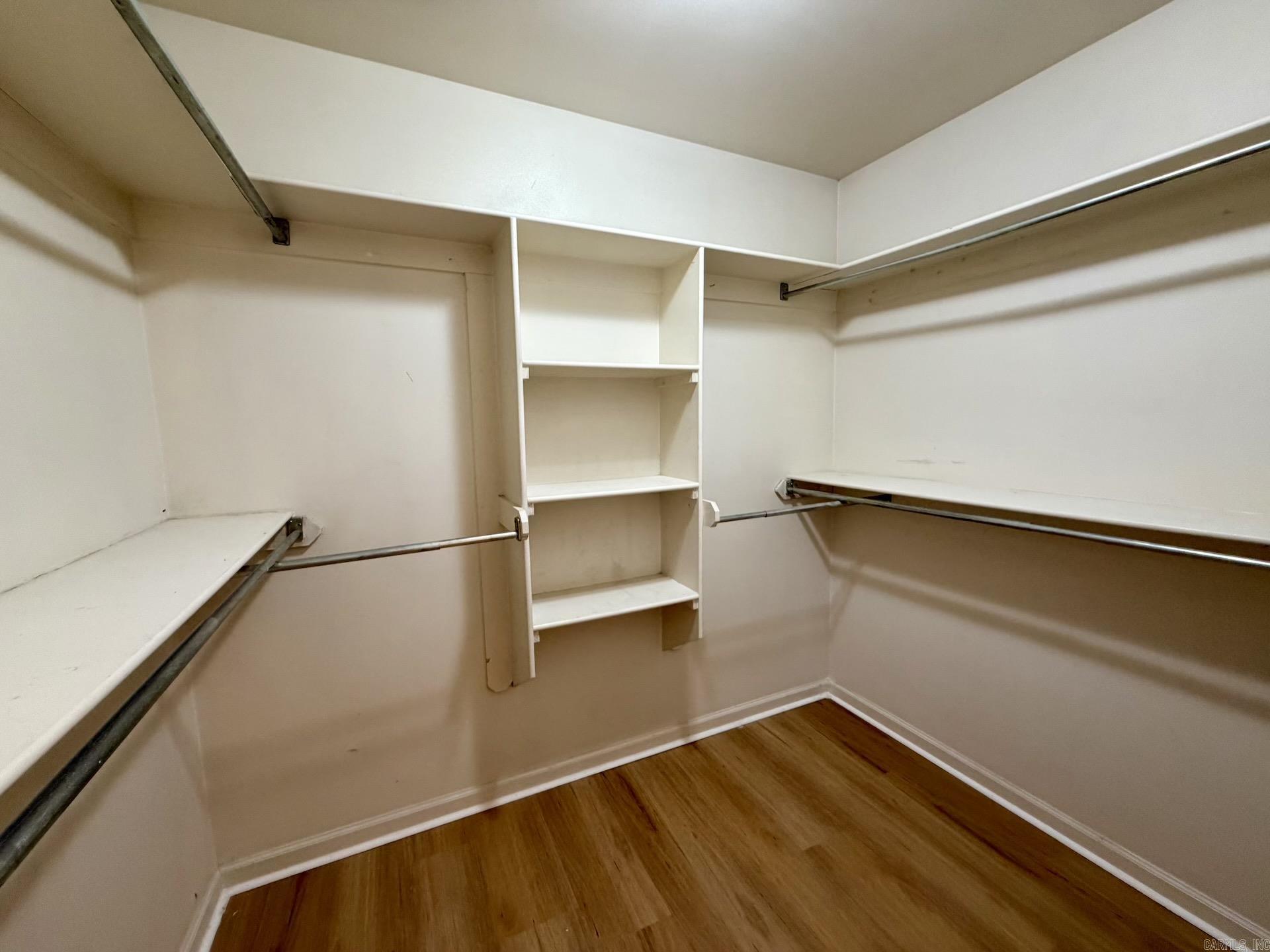 SHARON COVE - Residential