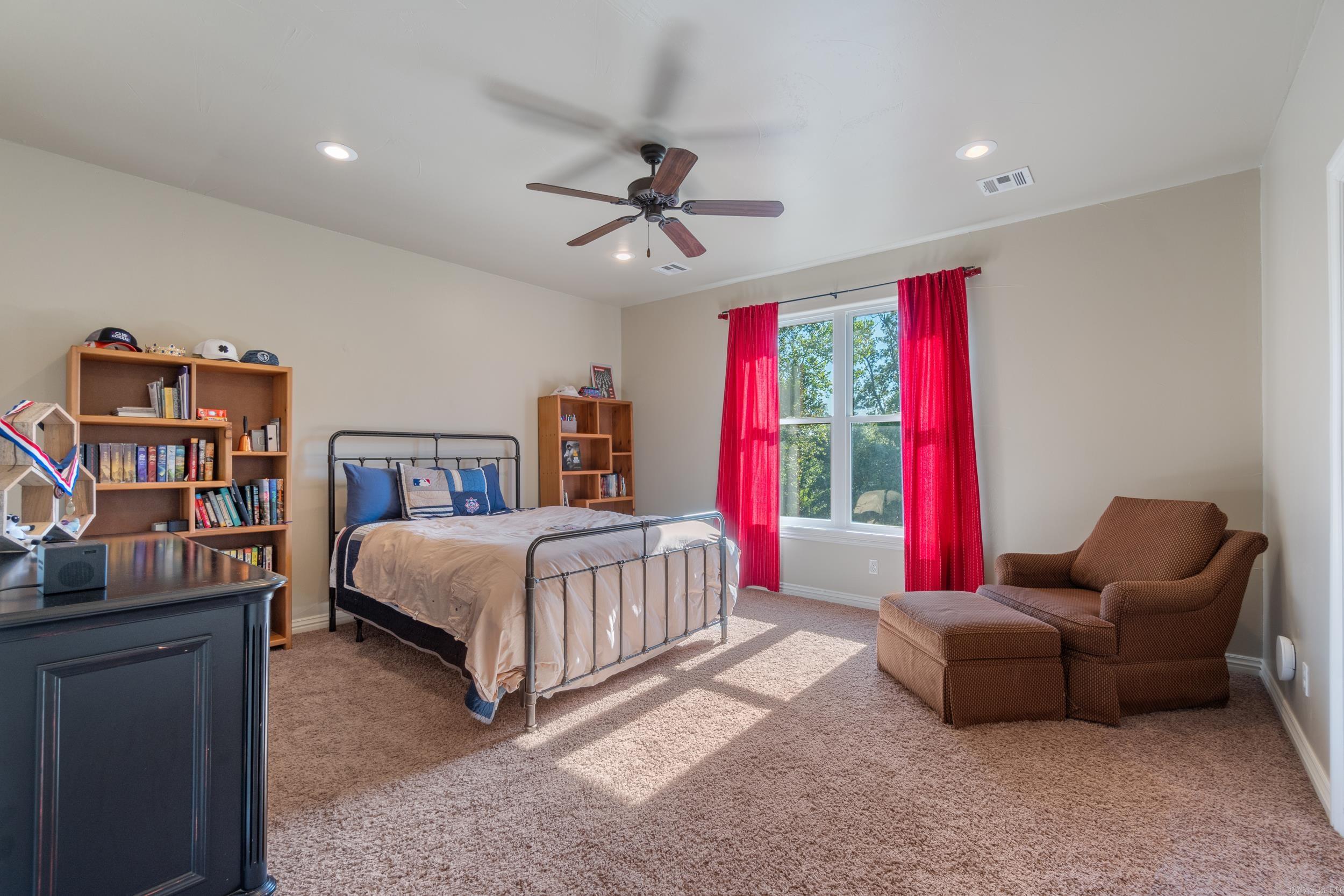 BEAU CHALET SUB-RURBAN - Residential