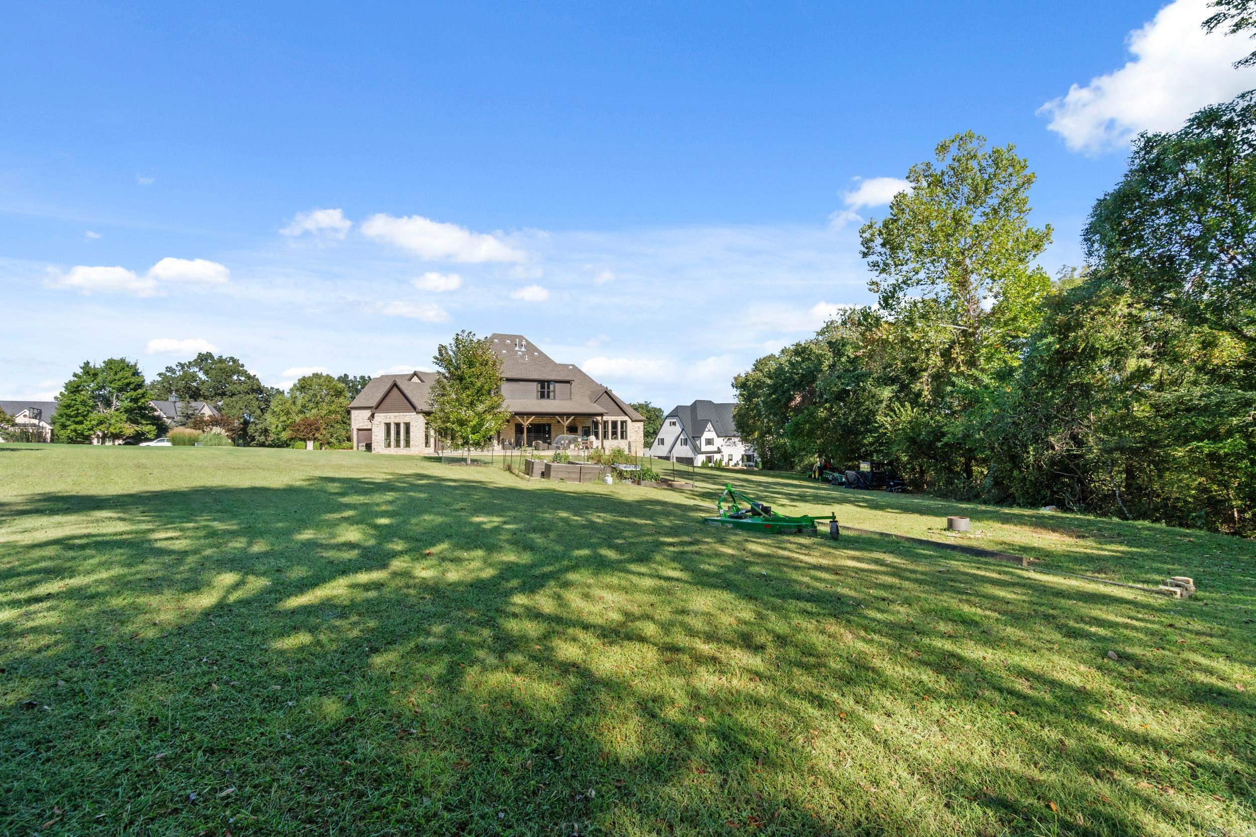 BEAU CHALET SUB-RURBAN - Residential
