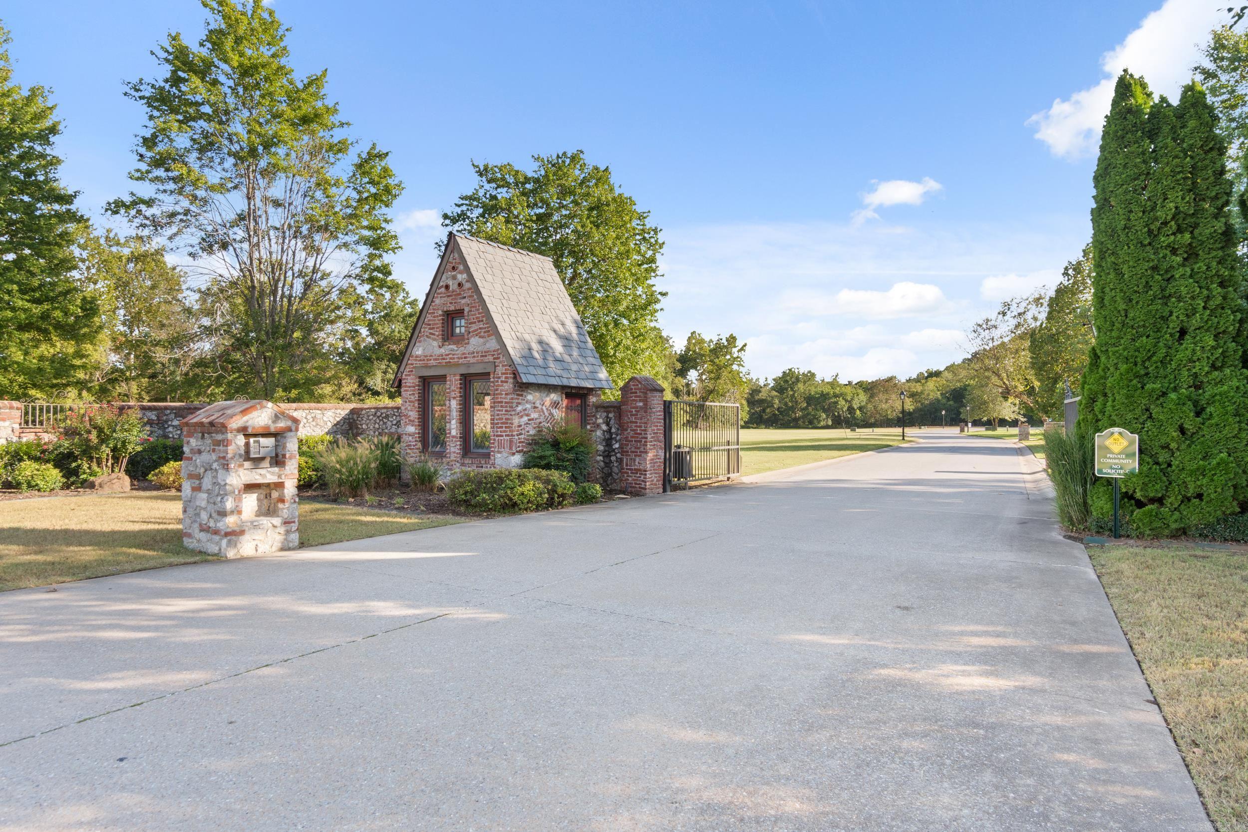 BEAU CHALET SUB-RURBAN - Residential