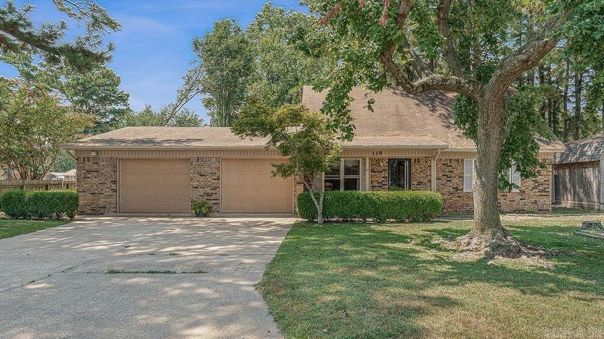 ?? New Listing – Investment Opportunity | $165,000 | Lake City    Don’t miss this all-brick, 2-story home with endless potential! Featuring 4 bedrooms, 2 baths, and a spacious den, this property is perfect for investors or buyers ready to make it their own.    Highlights include:   • Oversized garage   • Storm cellar for peace of mind   • Large backyard with mature trees & shade   • Metal storage building for extra space   • Located in desirable Lake City    Some tile work is needed, giving you the chance to add your own finishing touches. With great bones and a prime location, this one won’t last long!