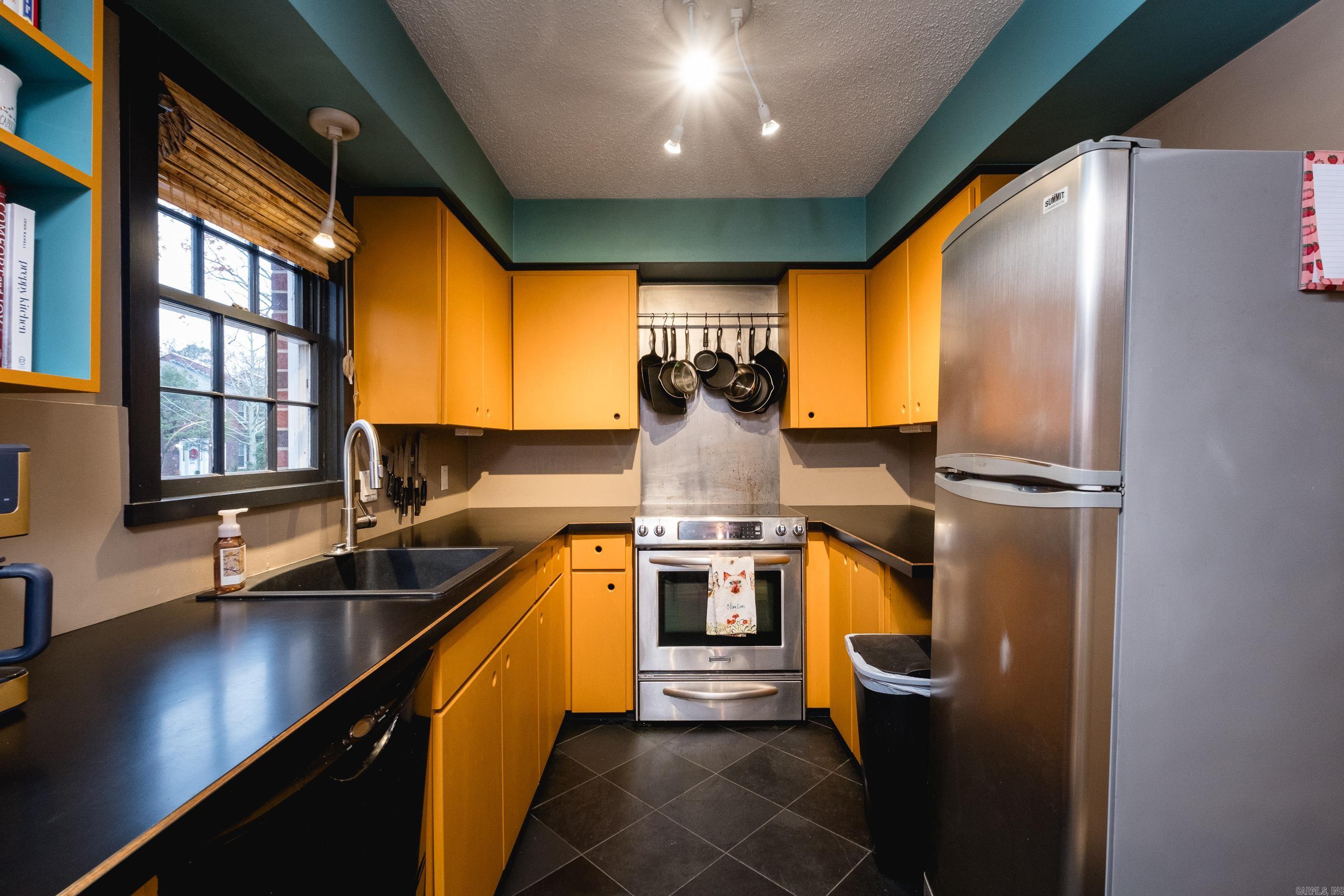 CAMBRIDGE PLACE HPR - Residential