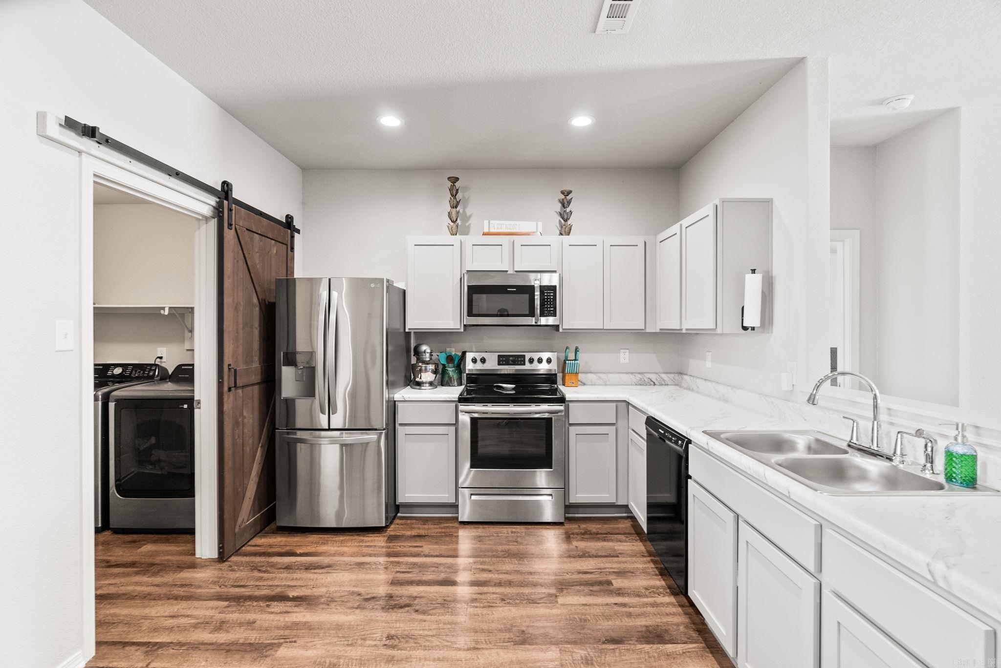 TRAMMEL ESTATES - Residential