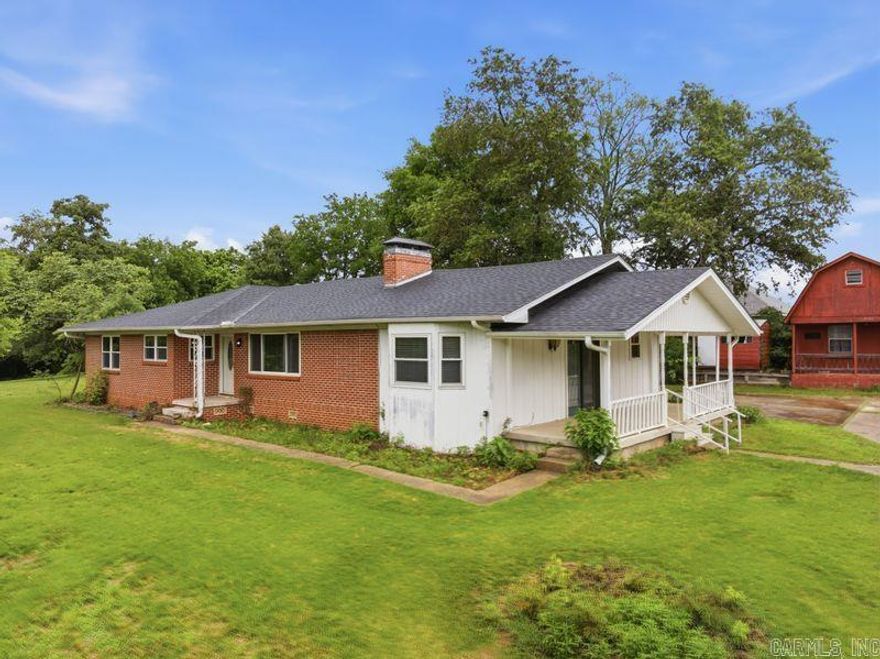 Perfectly located near one of Benton's growing areas just minutes from downtown! This 3 bedroom, 2 bath home sits on over 2 acres of land and has ample storage. Opportunity to have plenty of space to spread out or develop a few more properties gives you multiple options! Contact today to schedule your showing.