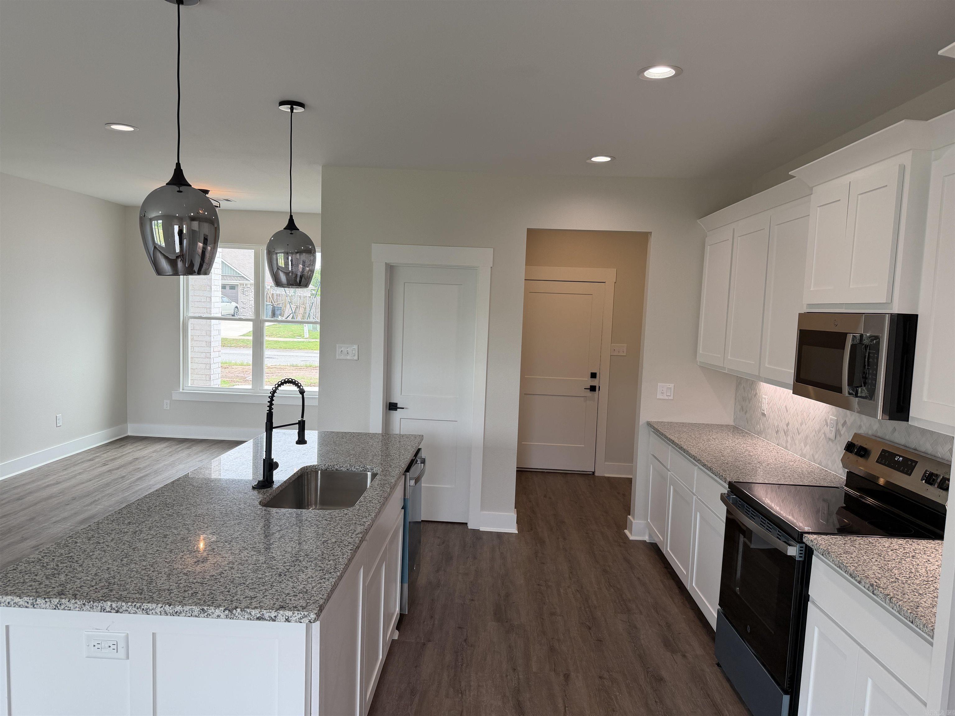 DOVE CREEK - Residential