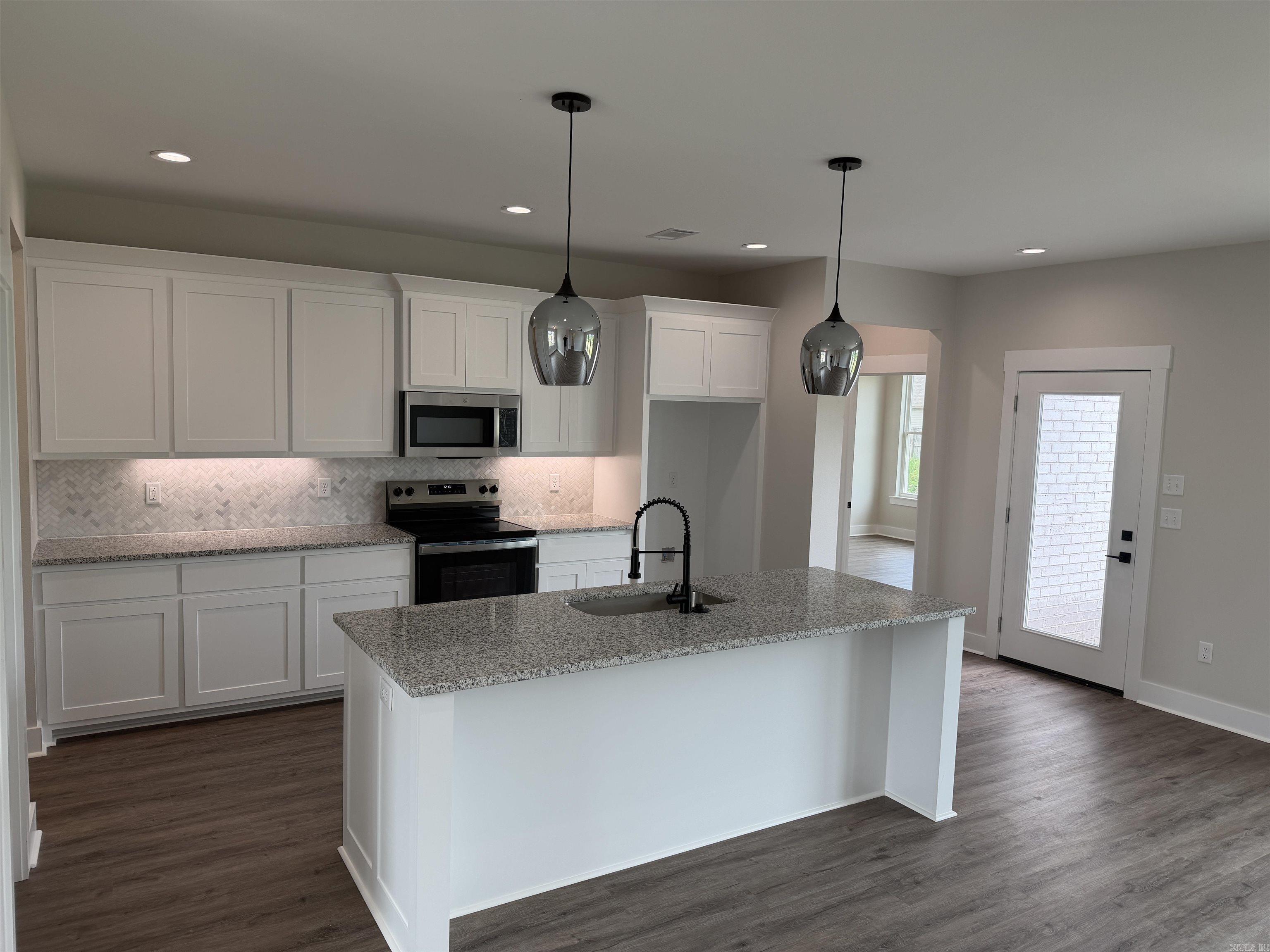DOVE CREEK - Residential