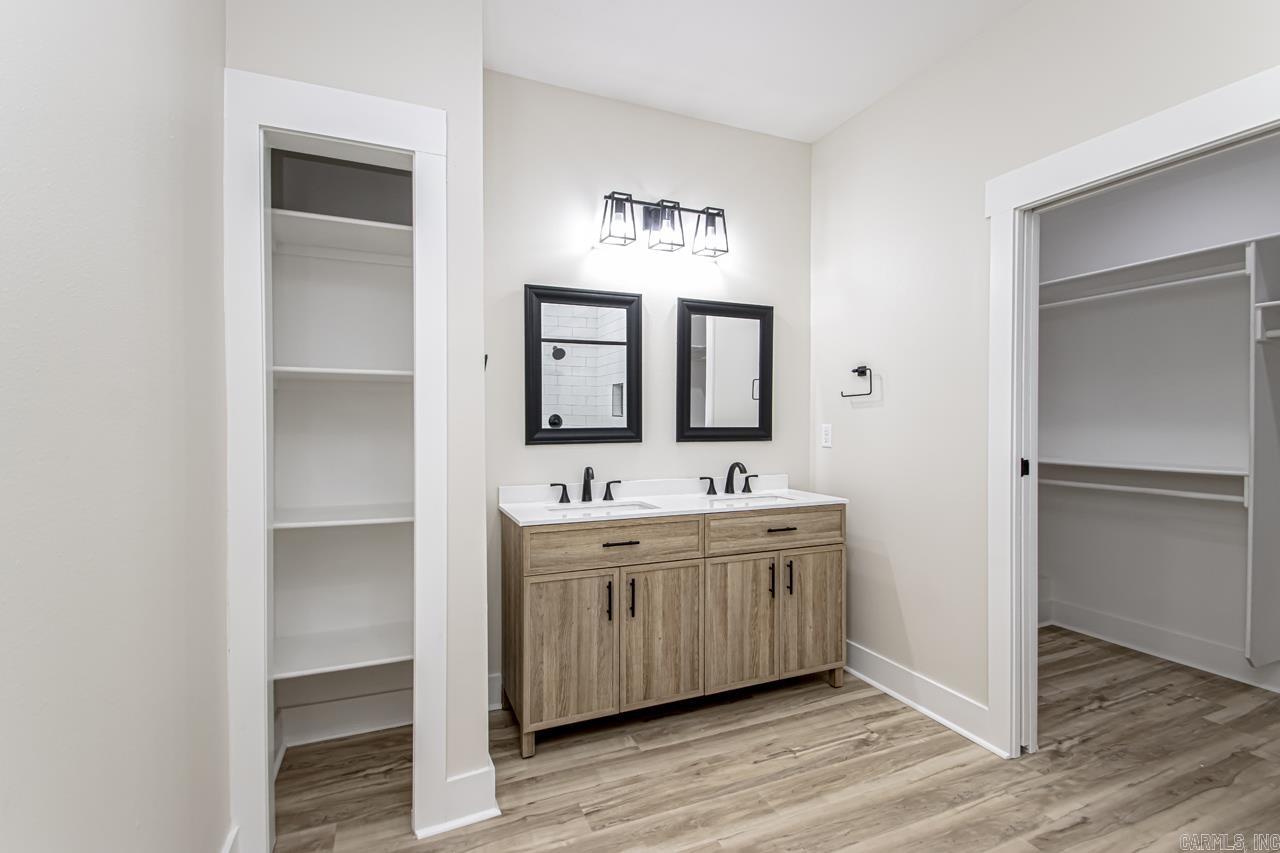 WALNUT VALLEY - Residential