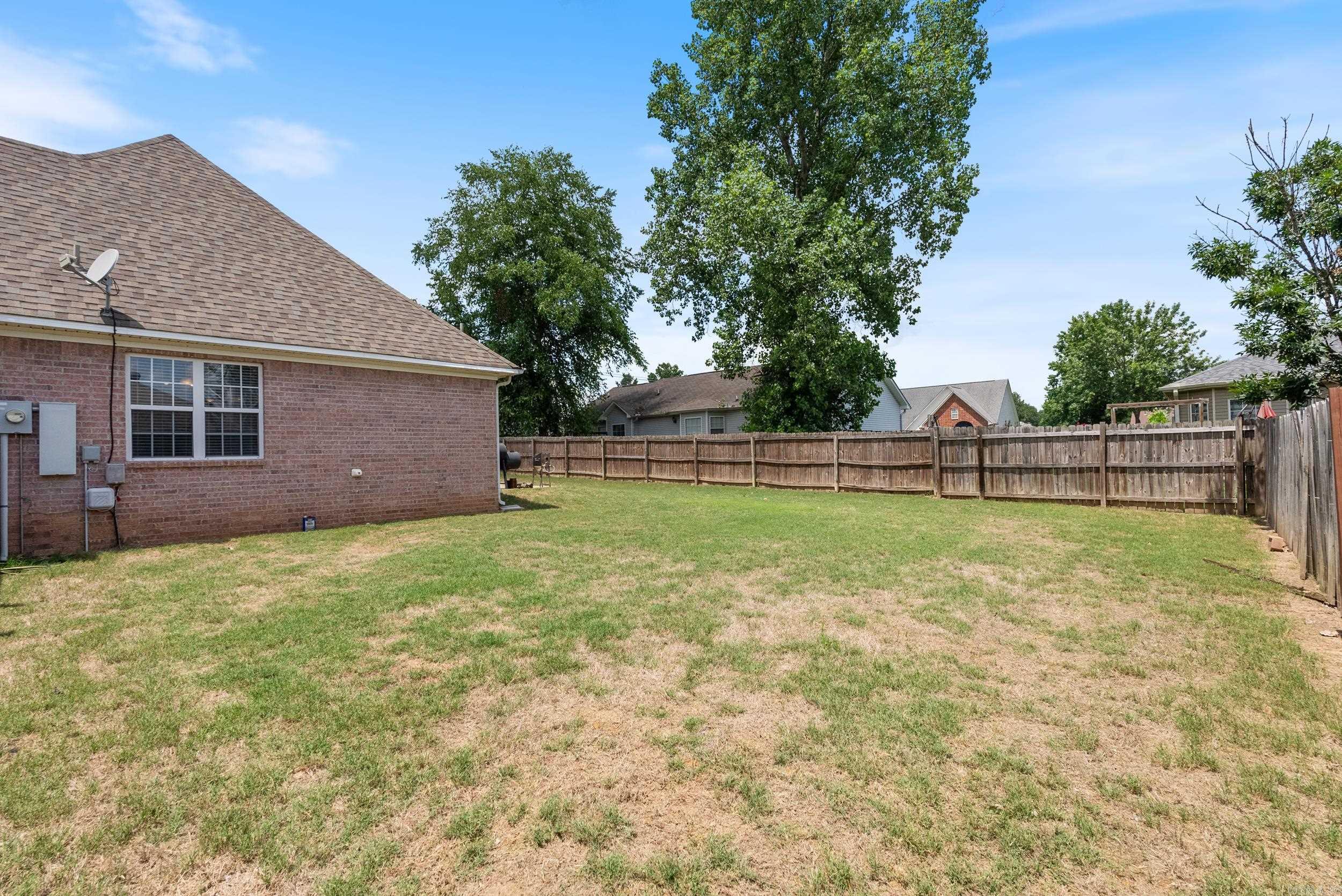 HUNTERS RUN - Residential