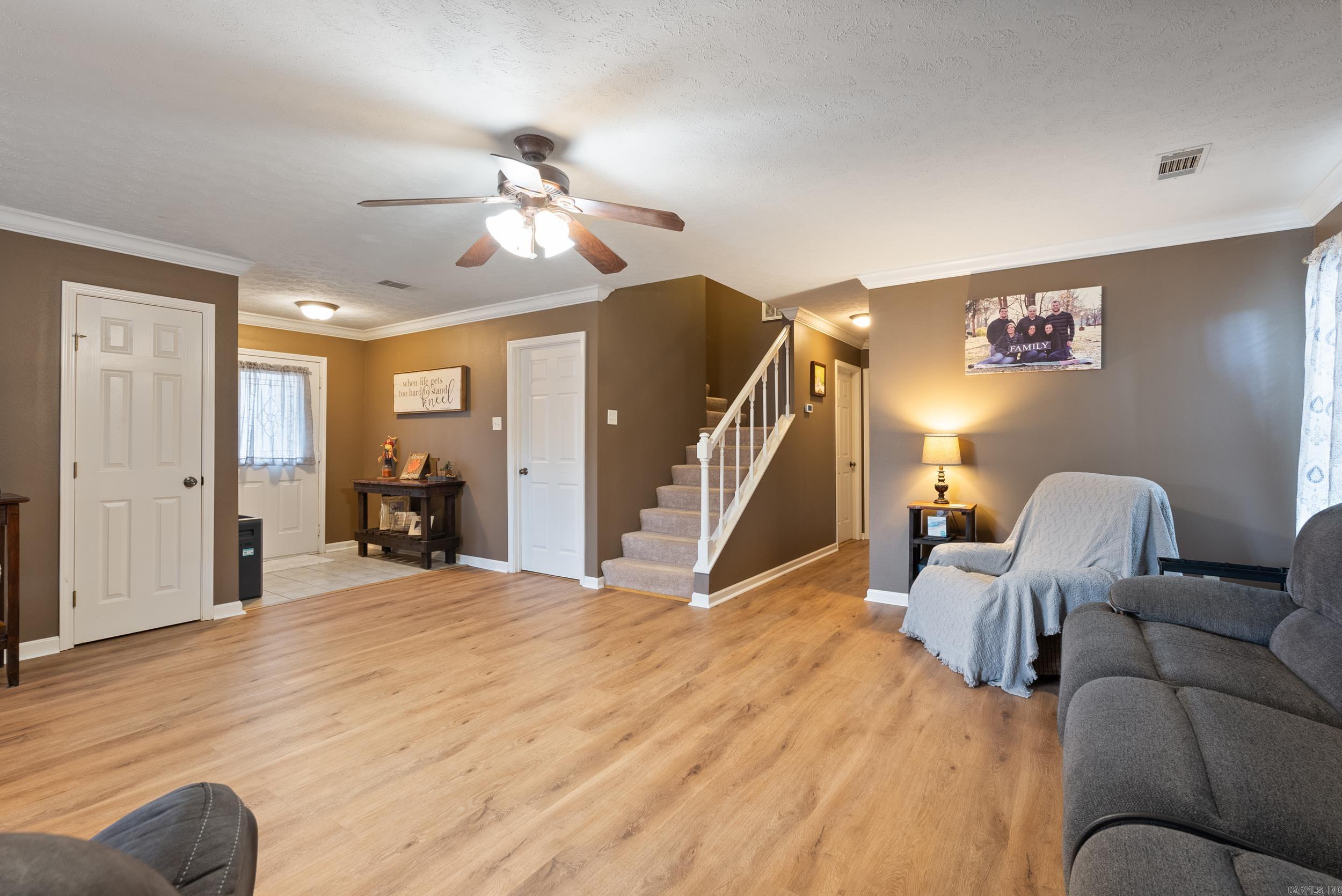 HUNTERS RUN - Residential