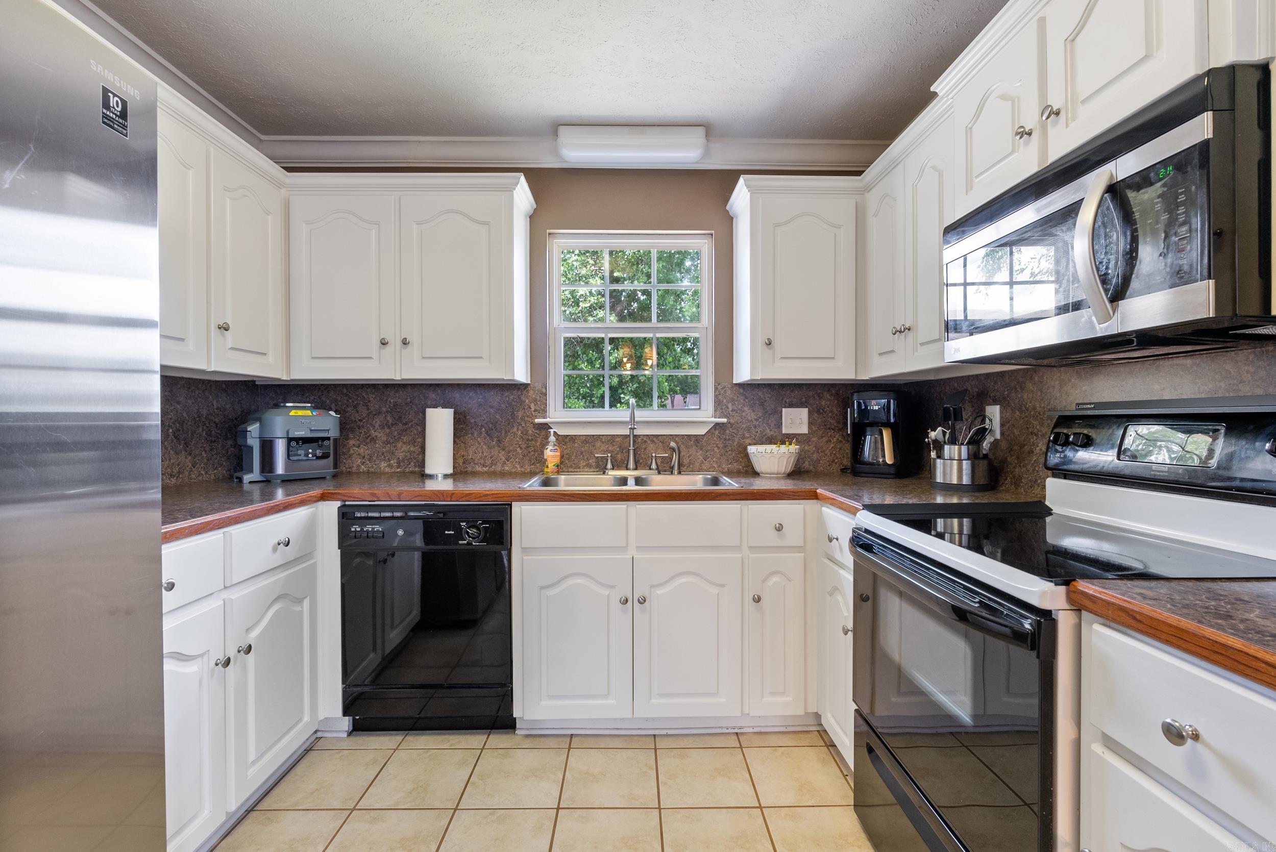 HUNTERS RUN - Residential