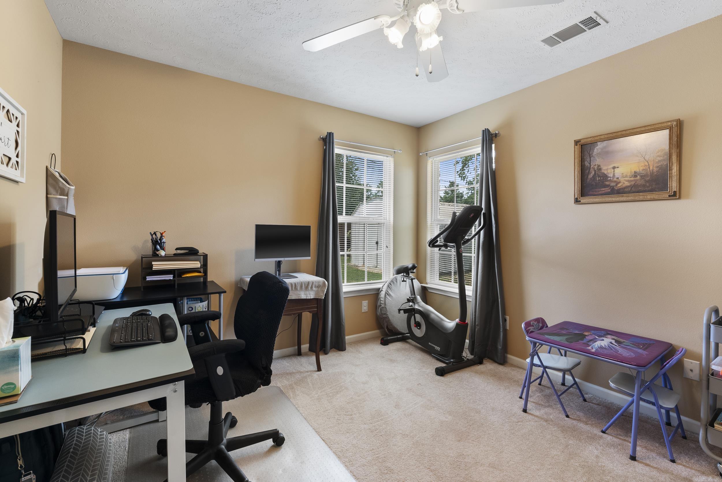 HUNTERS RUN - Residential