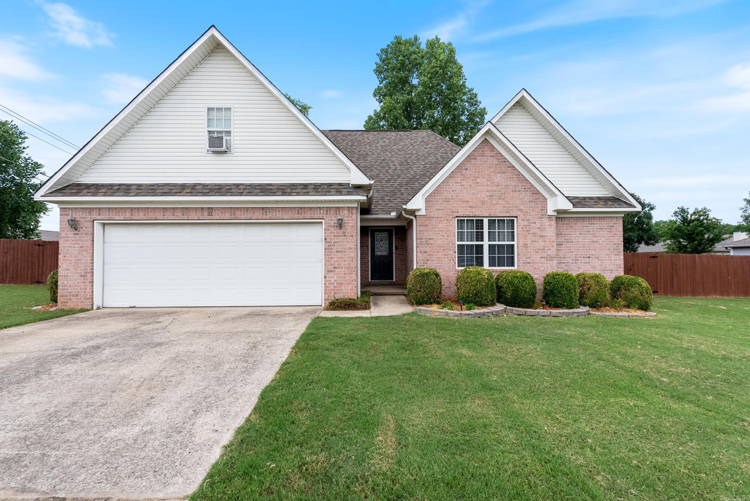 HUNTERS RUN - Residential