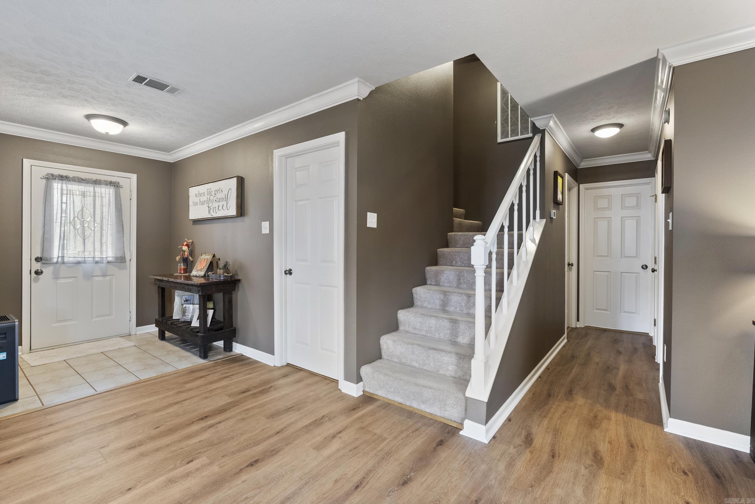 HUNTERS RUN - Residential