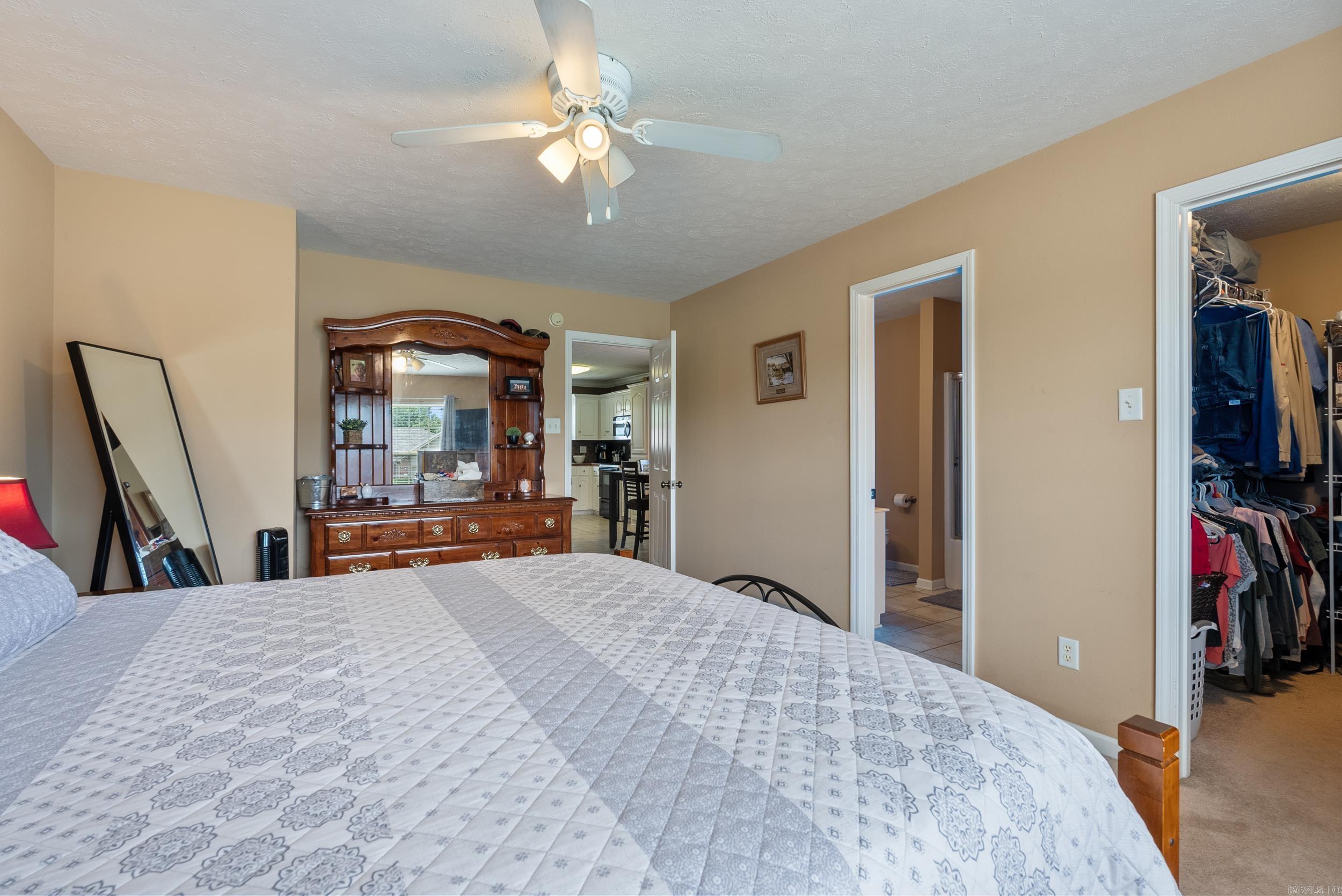 HUNTERS RUN - Residential