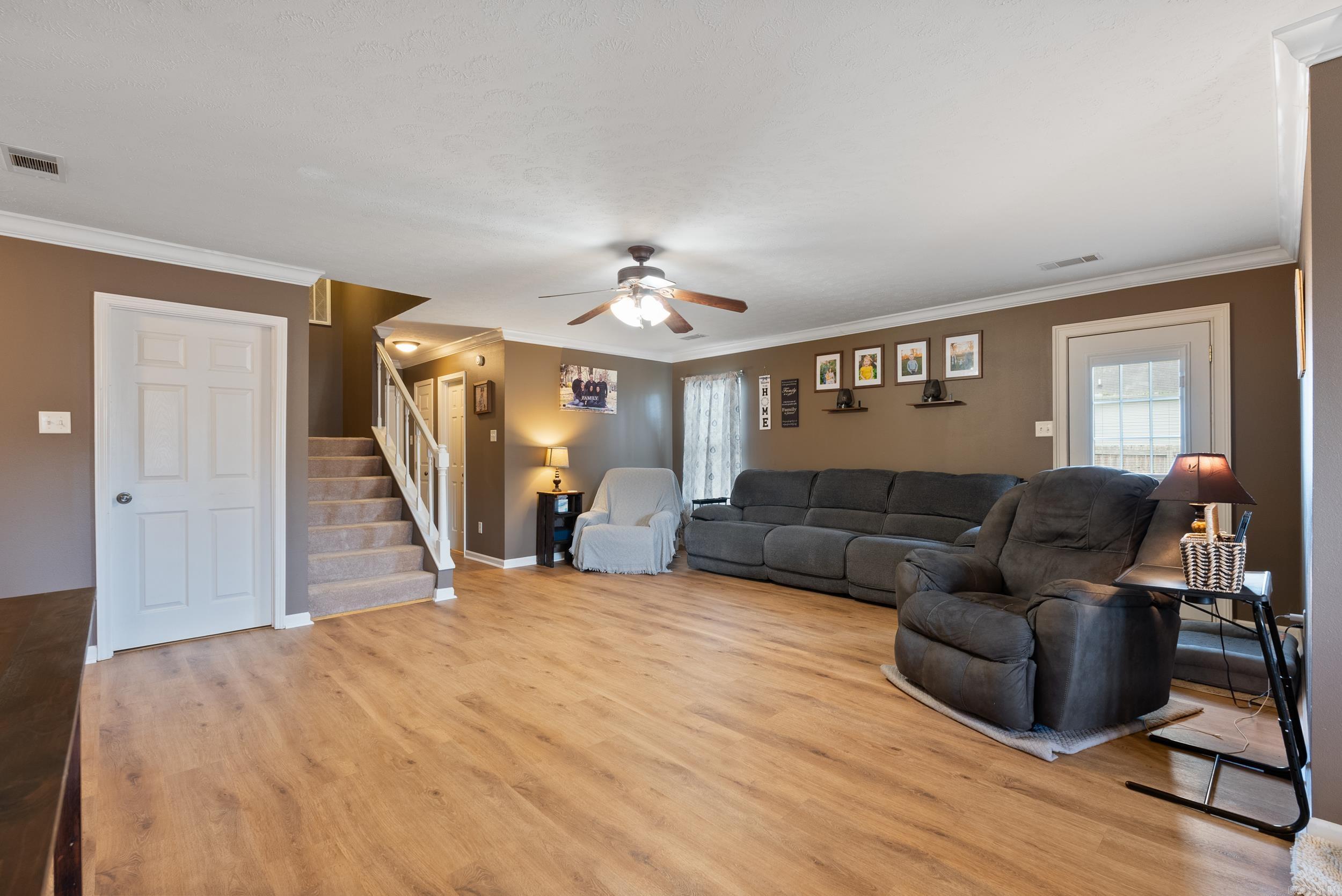 HUNTERS RUN - Residential