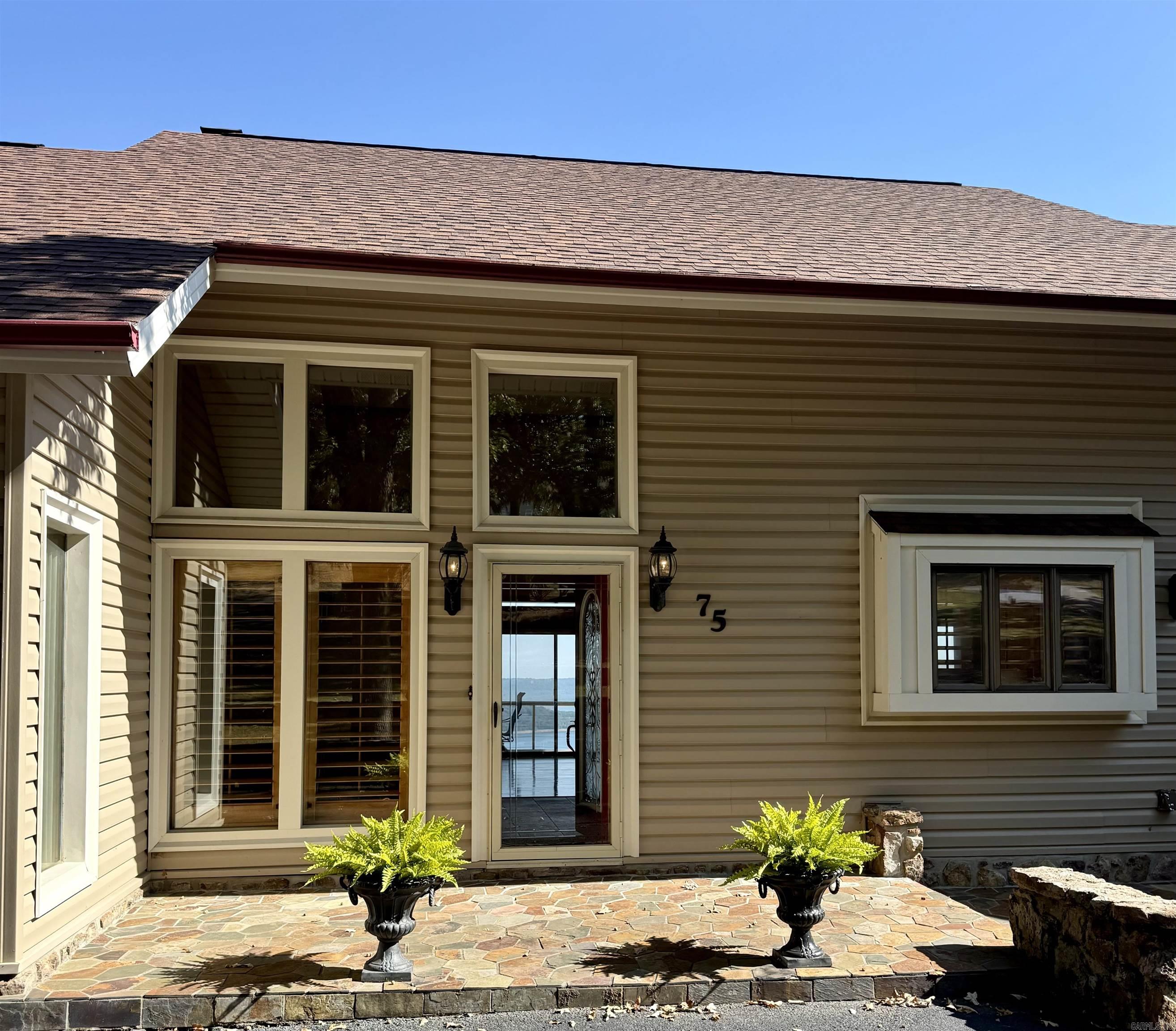 DIAMOND BLUFF ESTATES EAST - Residential