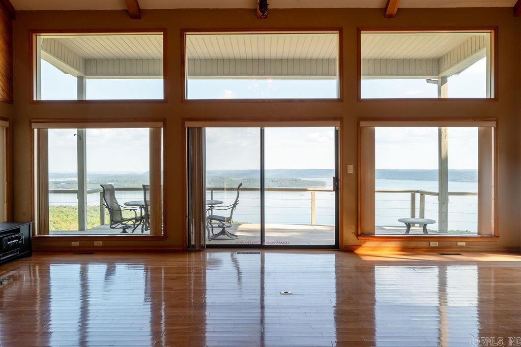 DIAMOND BLUFF ESTATES EAST - Residential