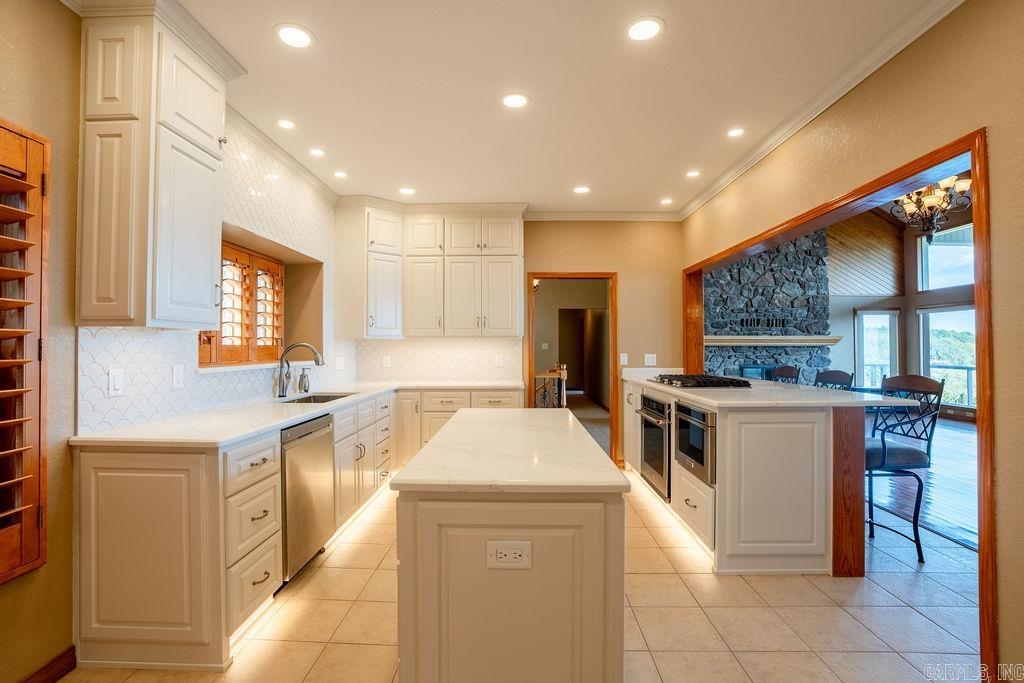 DIAMOND BLUFF ESTATES EAST - Residential