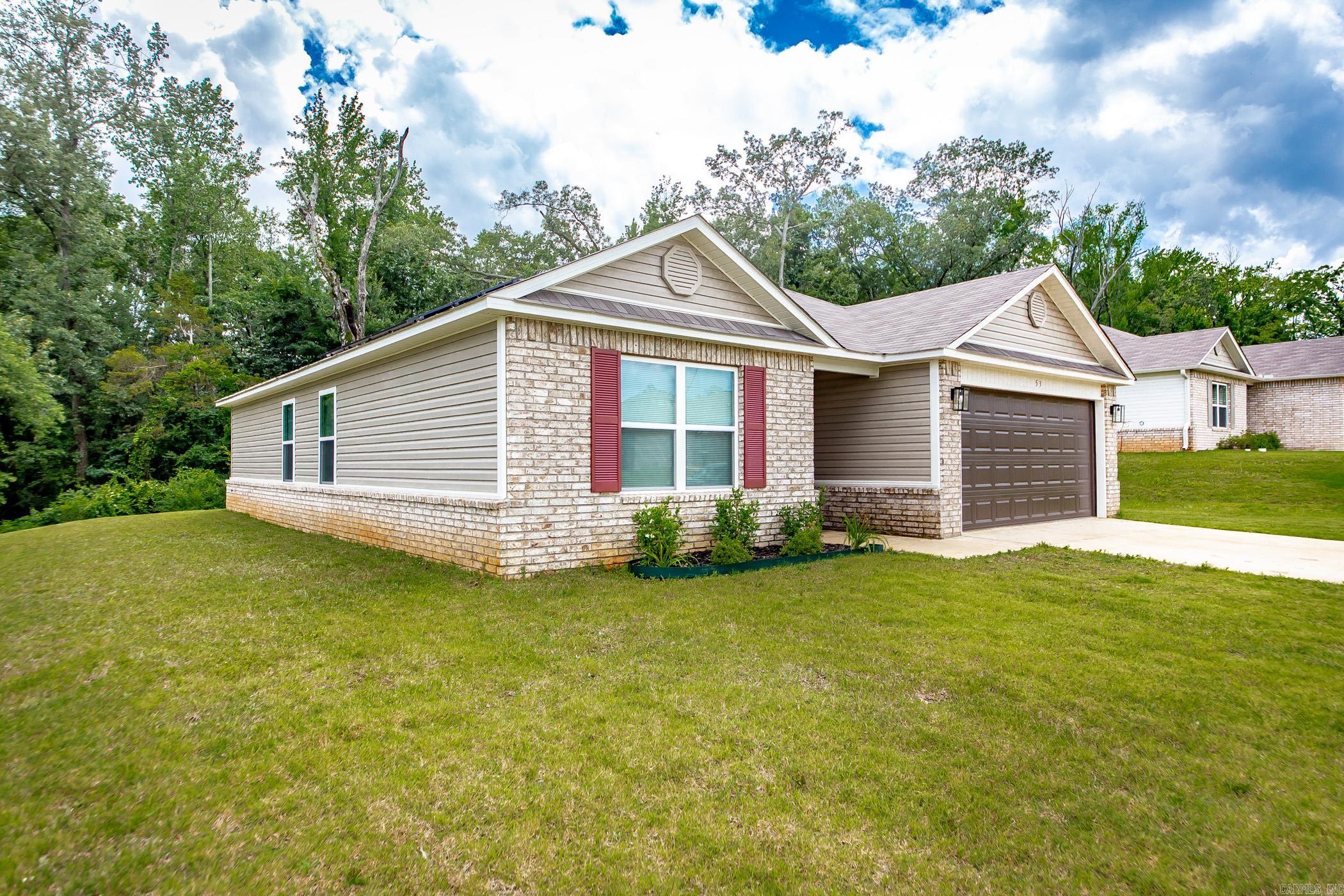 OAKLAND GROVE ESTATES - Residential Lease