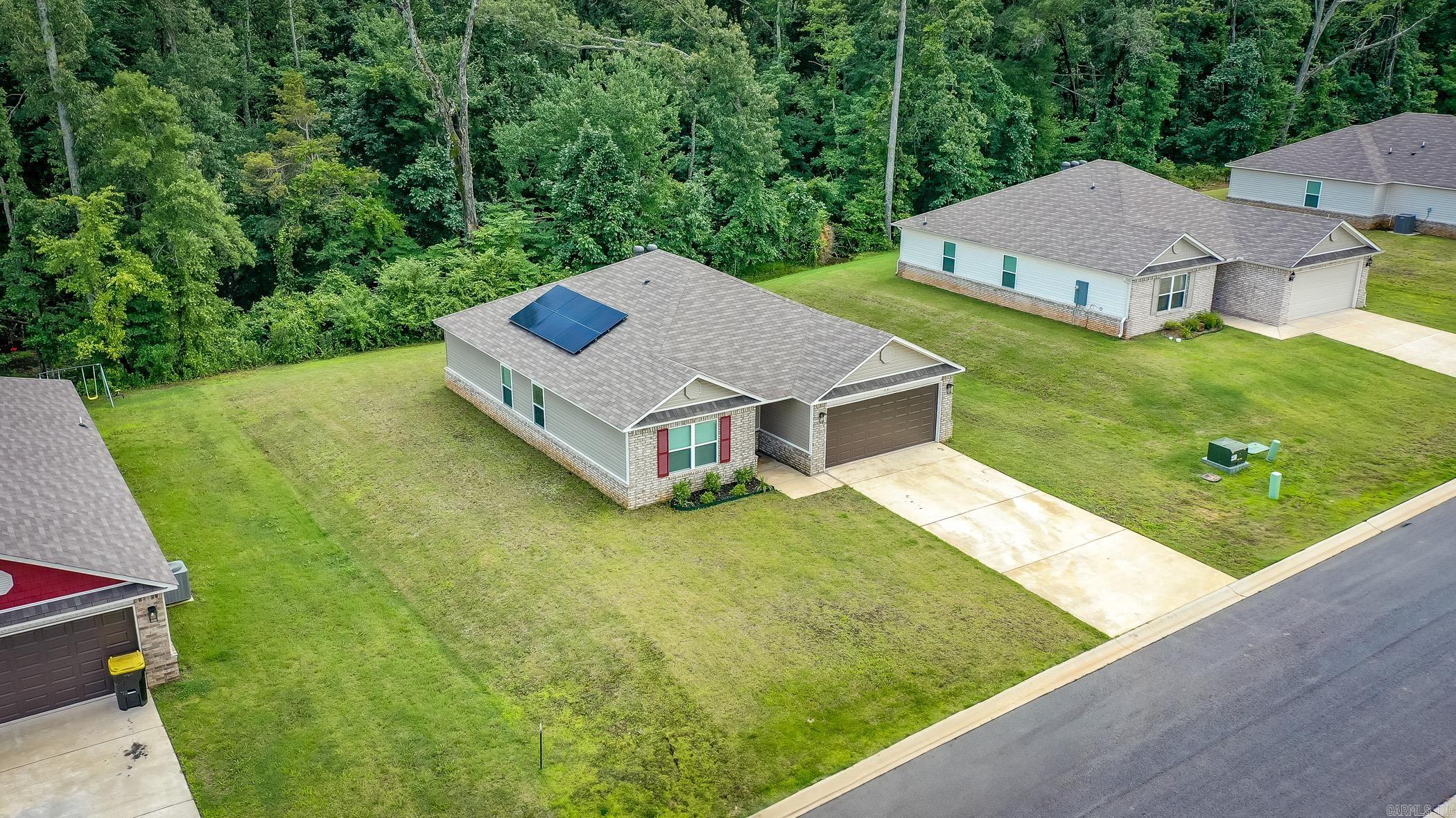 OAKLAND GROVE ESTATES - Residential Lease