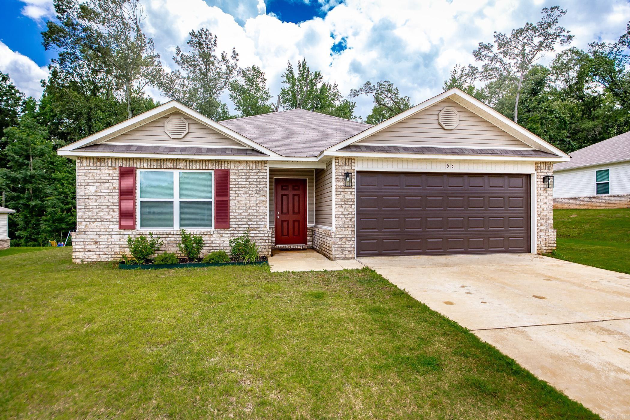 OAKLAND GROVE ESTATES - Residential Lease