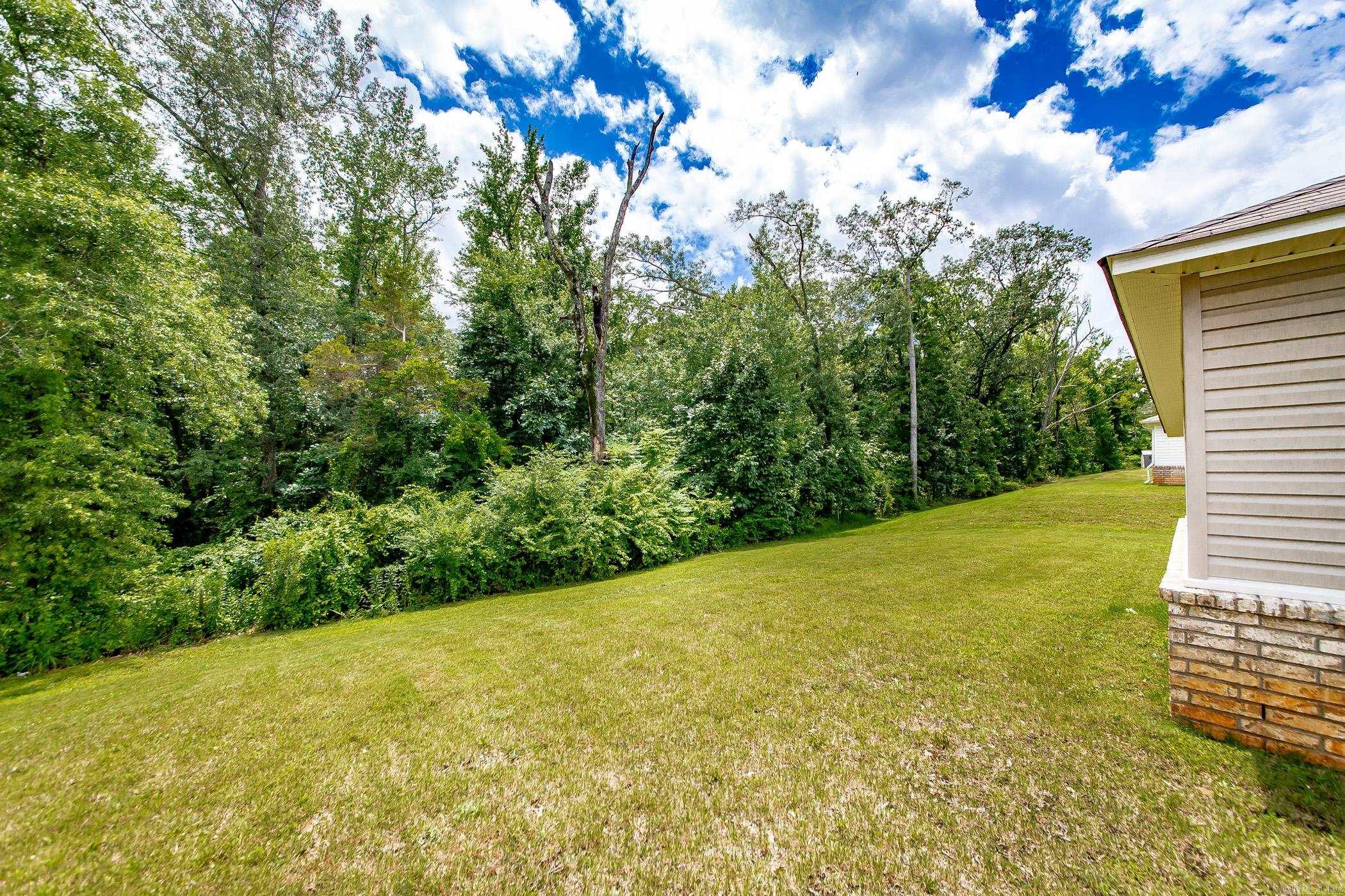 OAKLAND GROVE ESTATES - Residential Lease