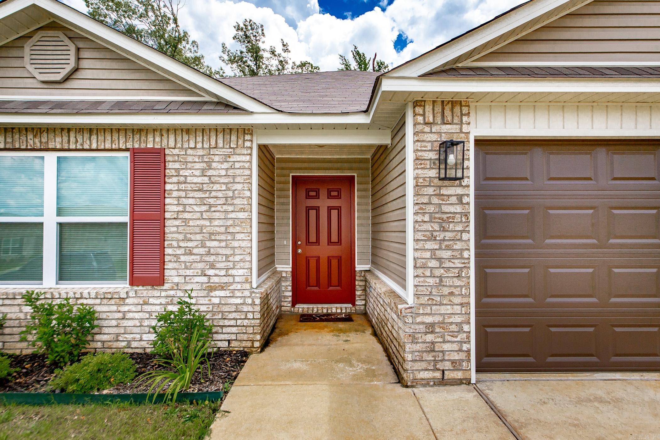 OAKLAND GROVE ESTATES - Residential Lease