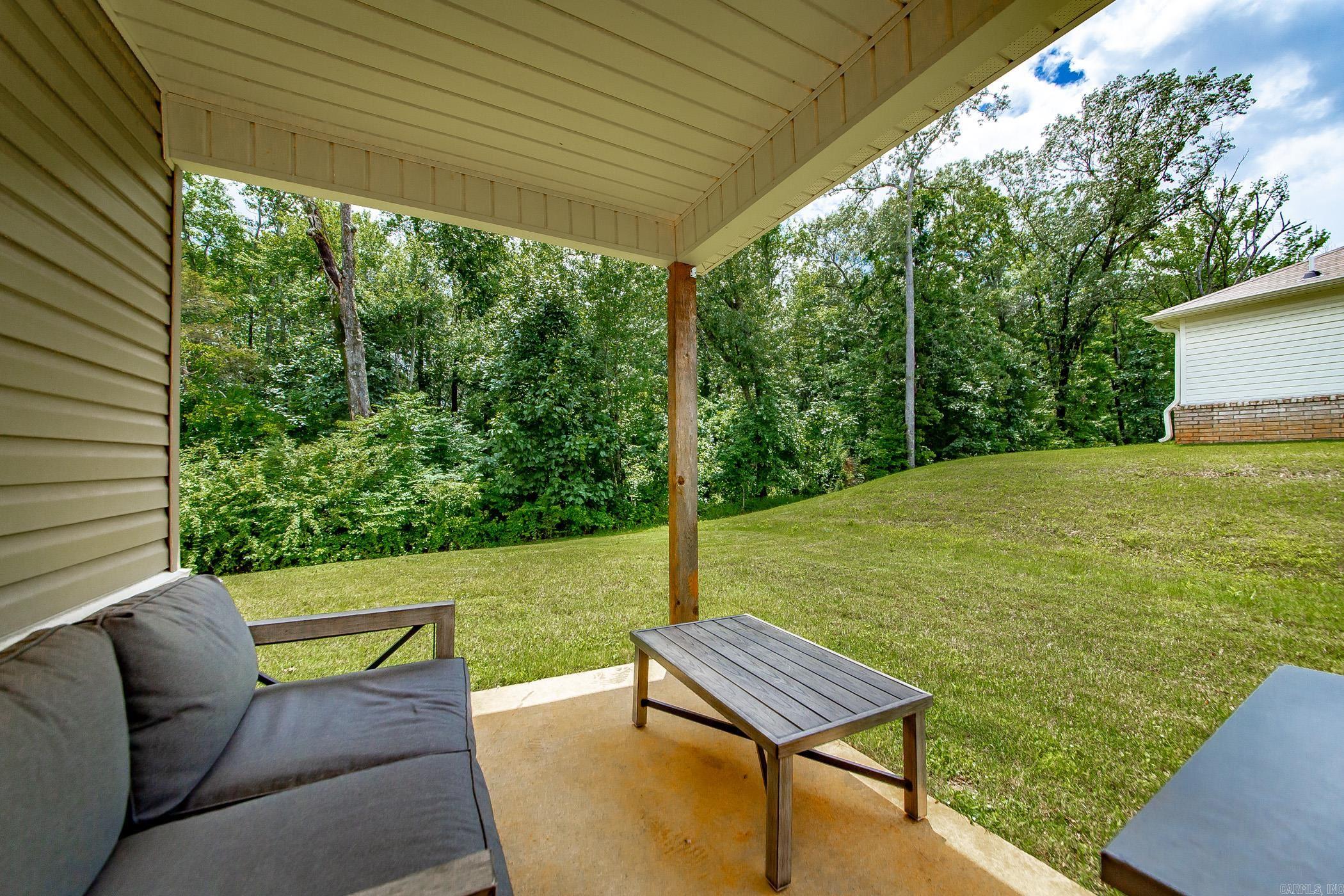 OAKLAND GROVE ESTATES - Residential Lease