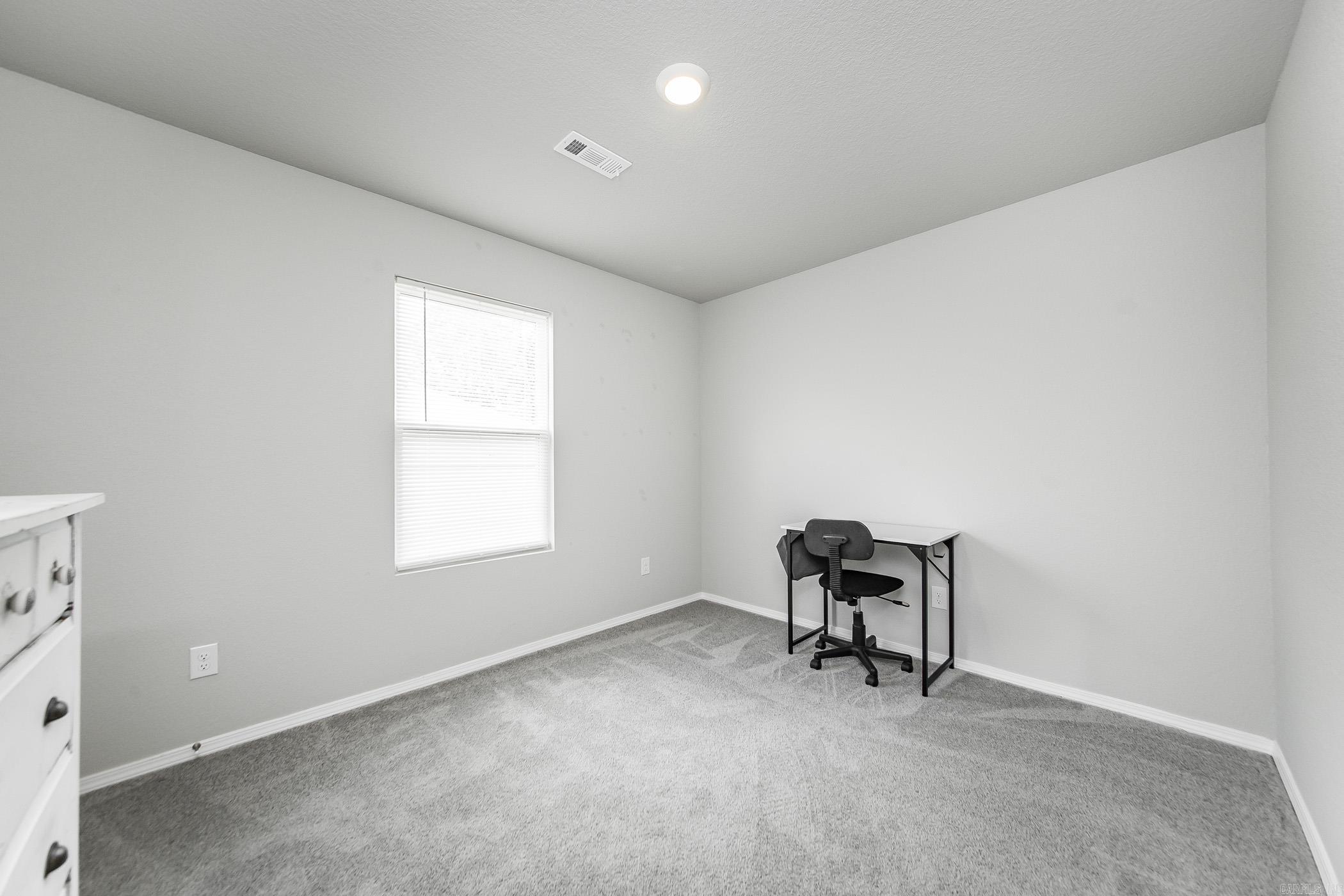 OAKLAND GROVE ESTATES - Residential Lease