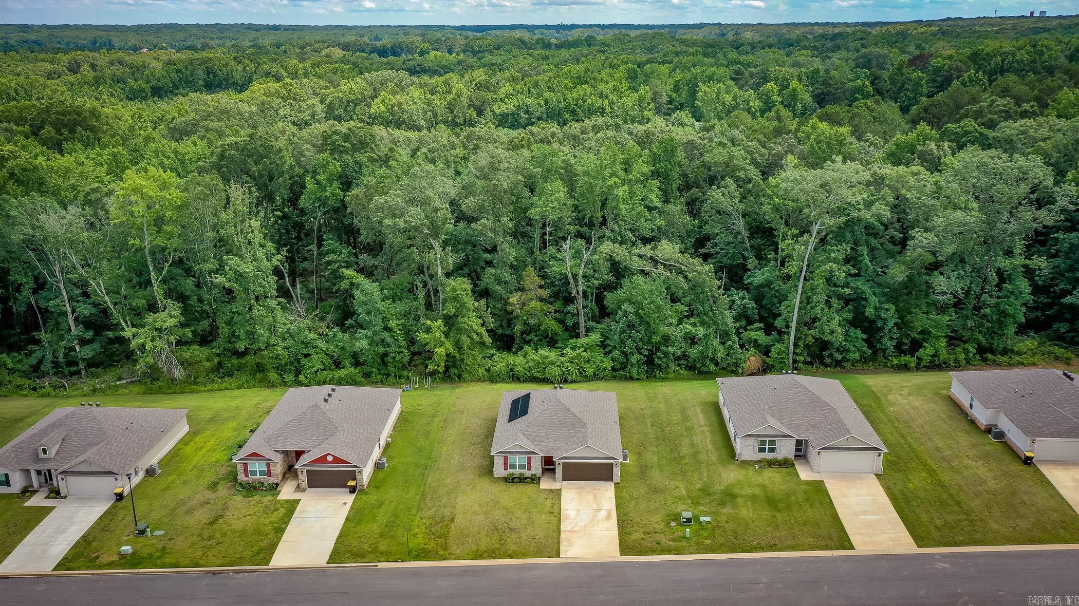 OAKLAND GROVE ESTATES - Residential Lease