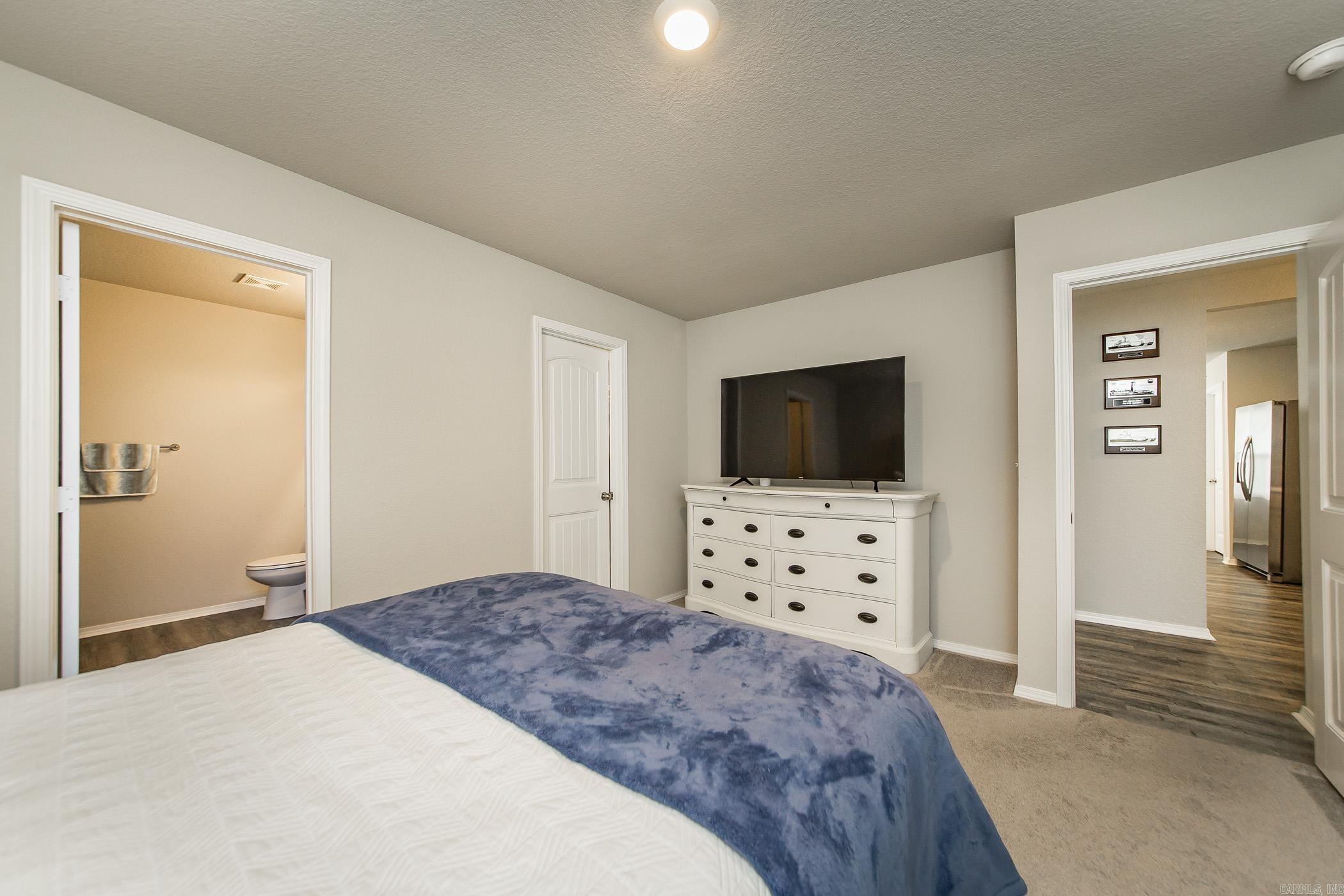 OAKLAND GROVE ESTATES - Residential Lease